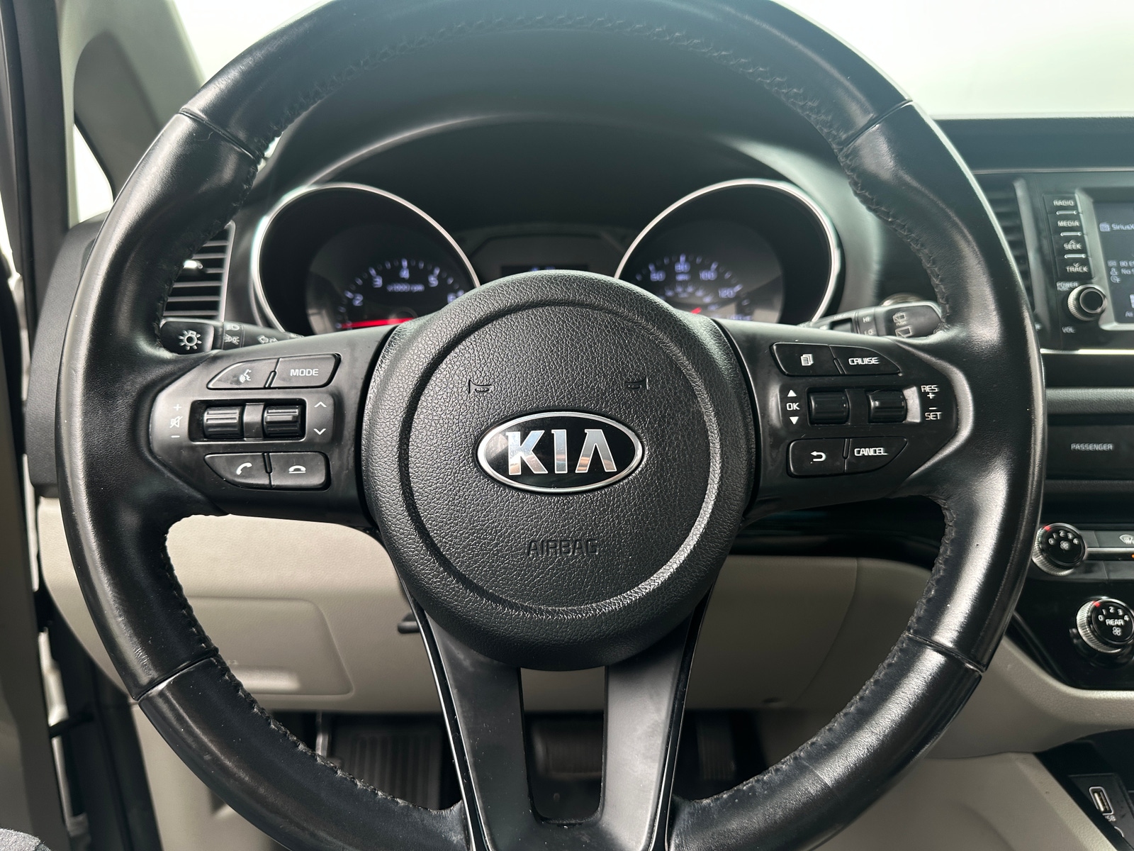 Thumbnail: 2019 Kia Sedona - 4