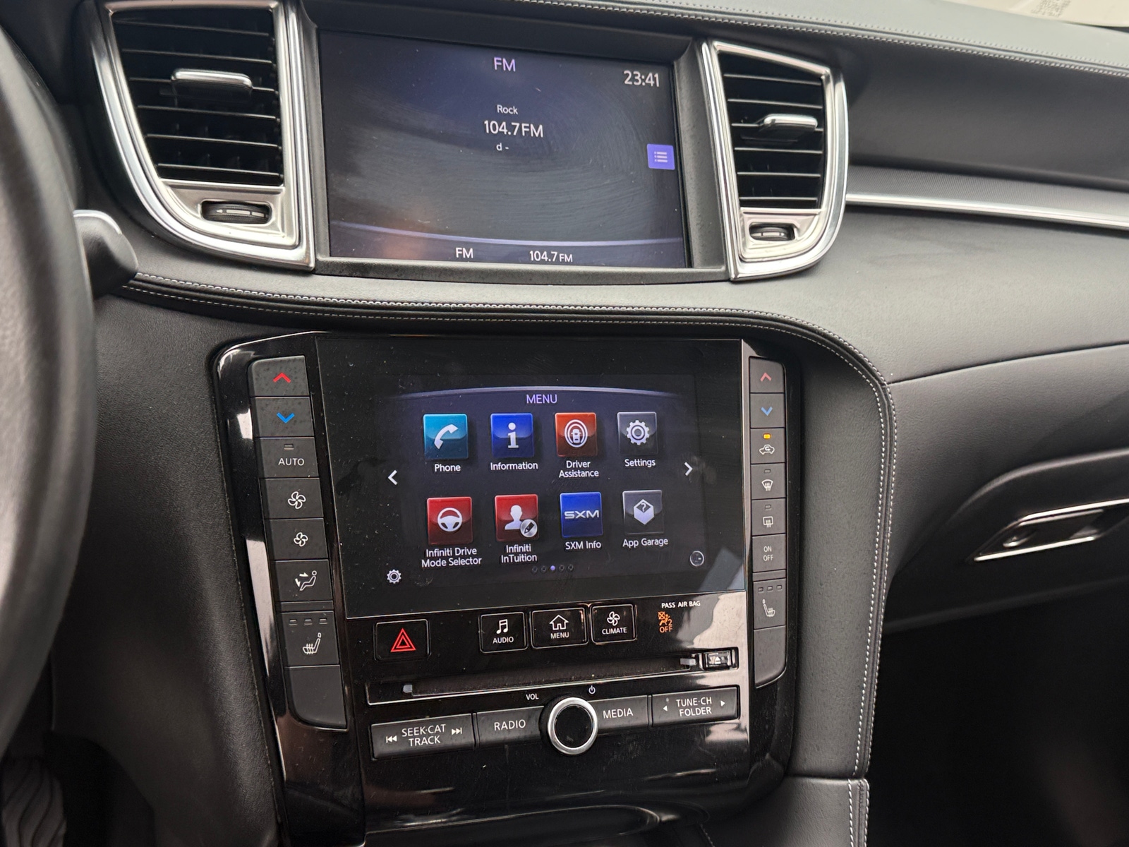 Thumbnail: 2019 INFINITI QX50 - 3