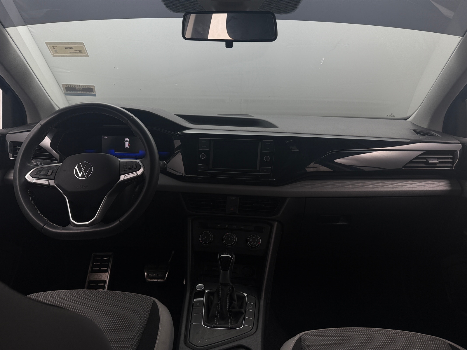 Thumbnail: 2022 Volkswagen Taos - 3