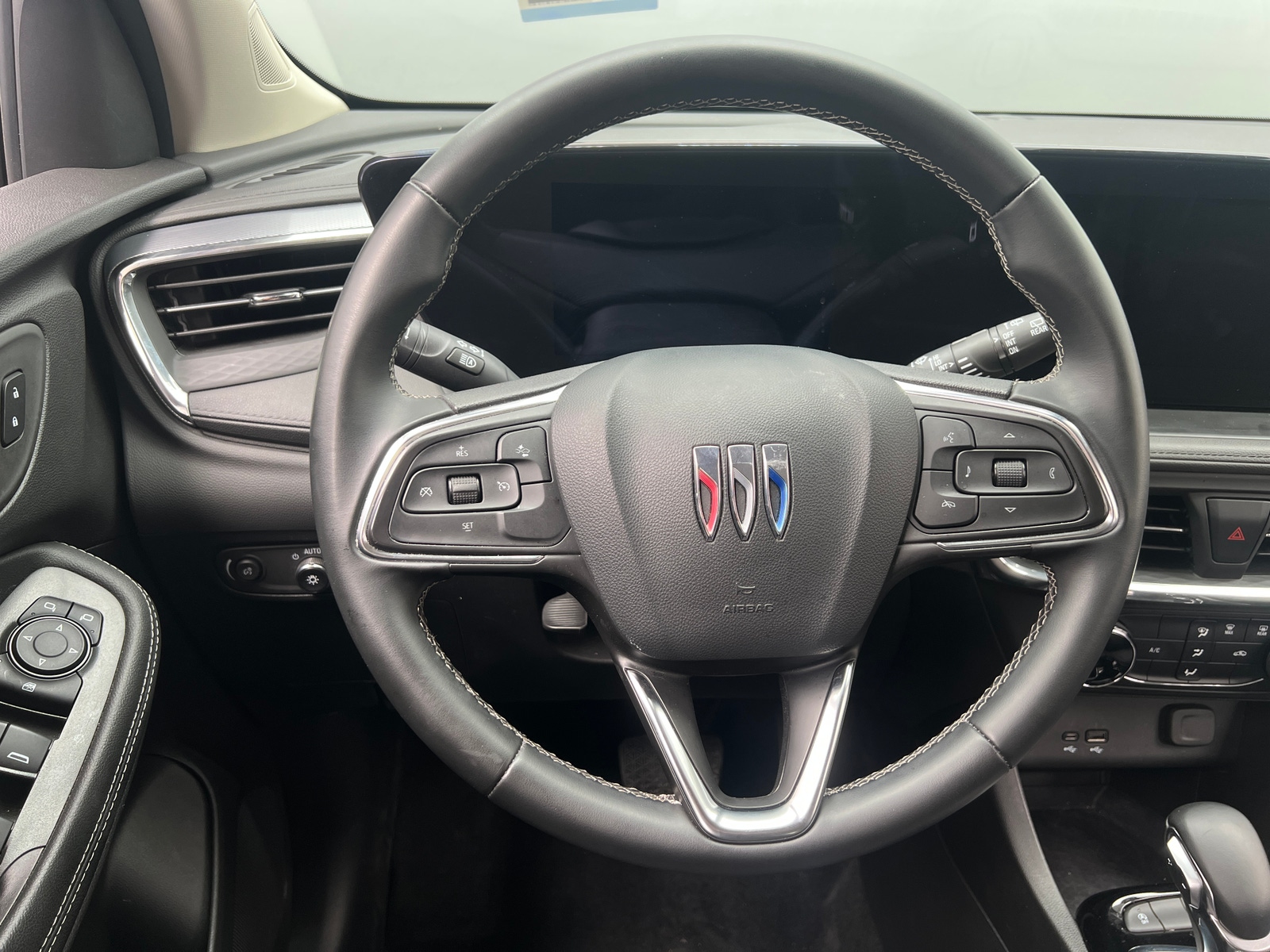 Thumbnail: 2025 Buick Encore GX - 5