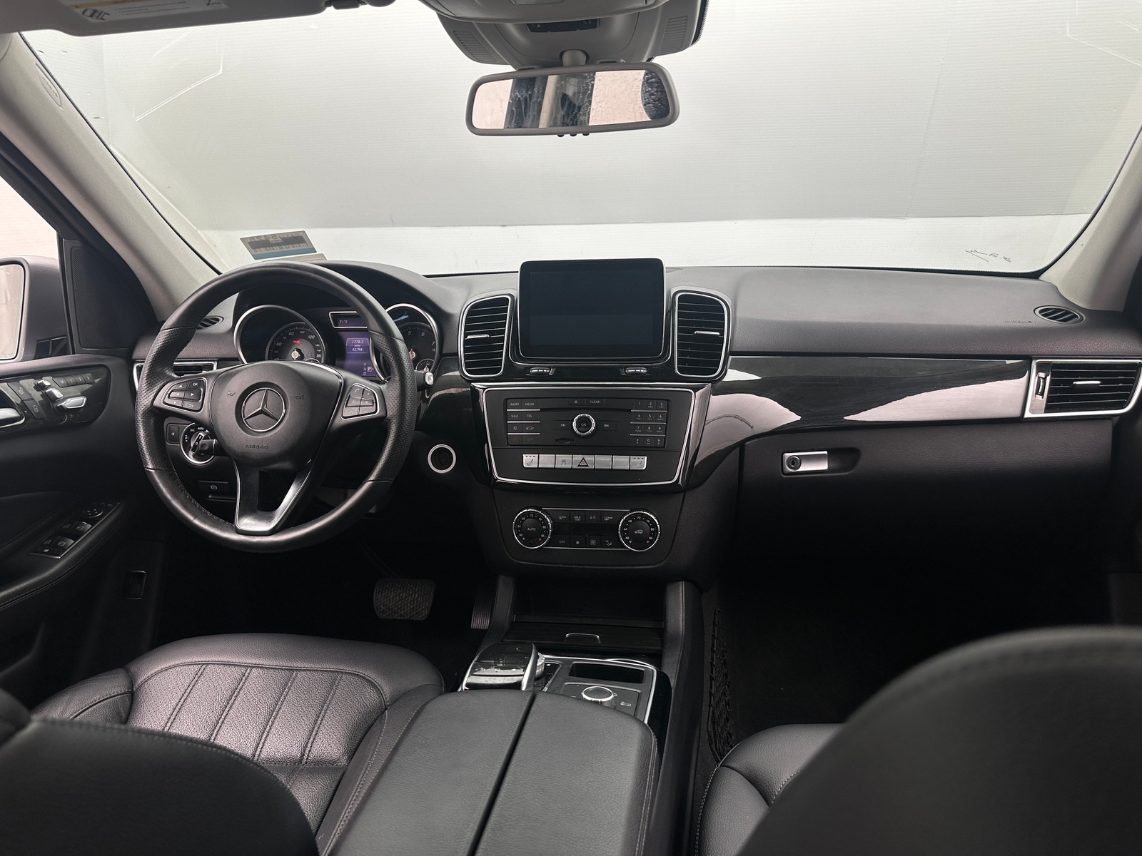 Thumbnail: 2016 Mercedes-Benz GLE - 2