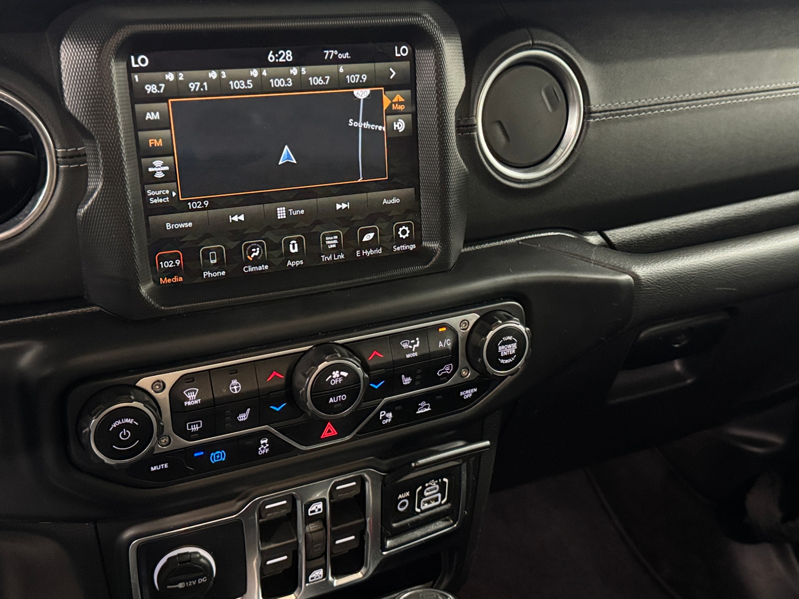 Thumbnail: 2021 Jeep Wrangler - 3