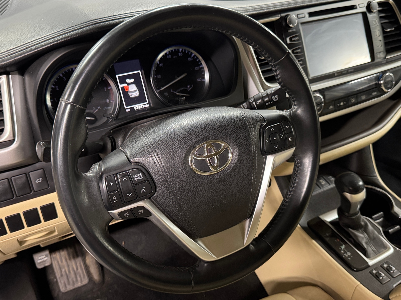 Thumbnail: 2016 Toyota Highlander - 4
