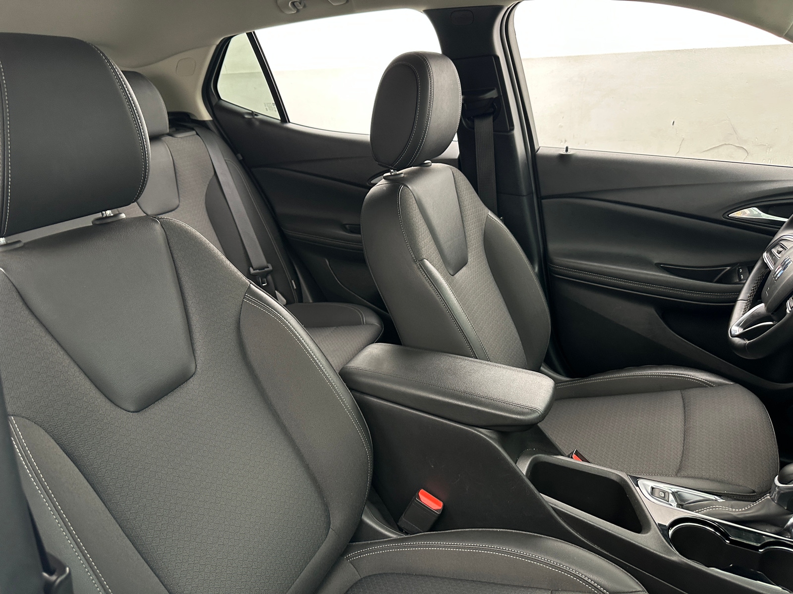 Thumbnail: 2025 Buick Encore GX - 2