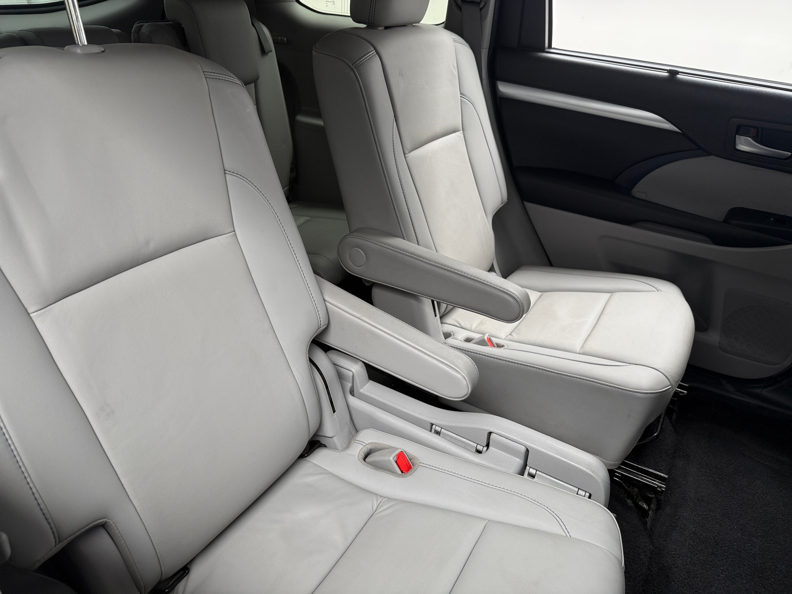 Thumbnail: 2019 Toyota Highlander - 5