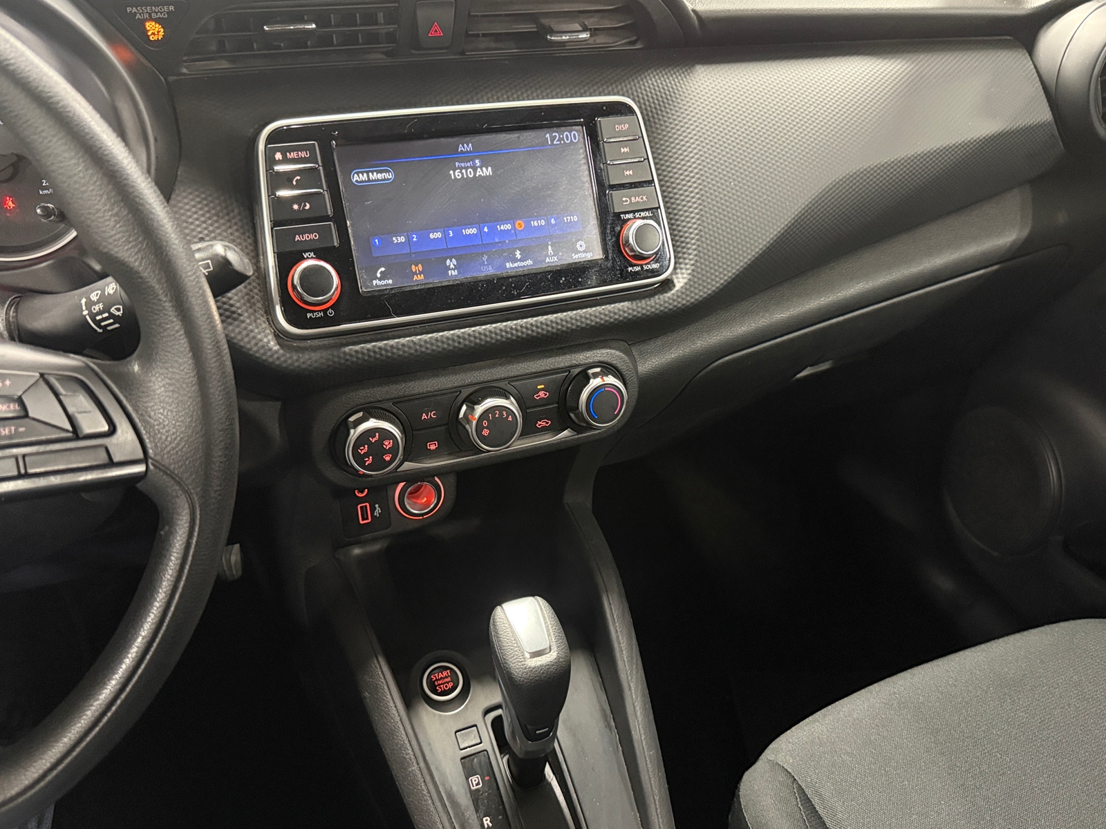 Thumbnail: 2023 Nissan Kicks - 4
