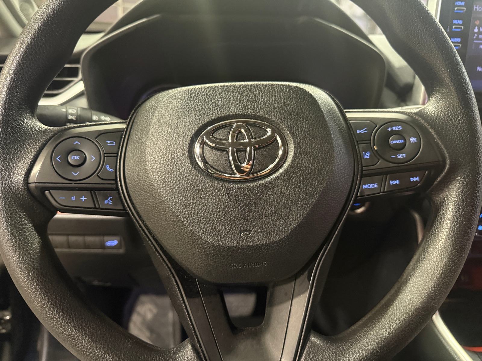 Thumbnail: 2019 Toyota RAV4 - 4