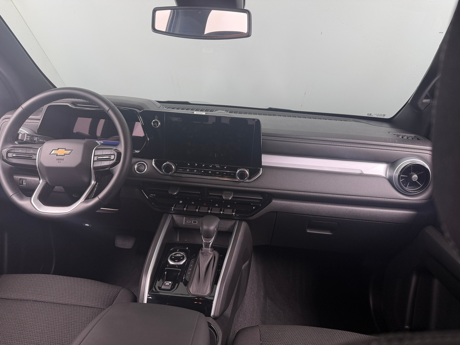 Thumbnail: 2024 Chevrolet Colorado - 3