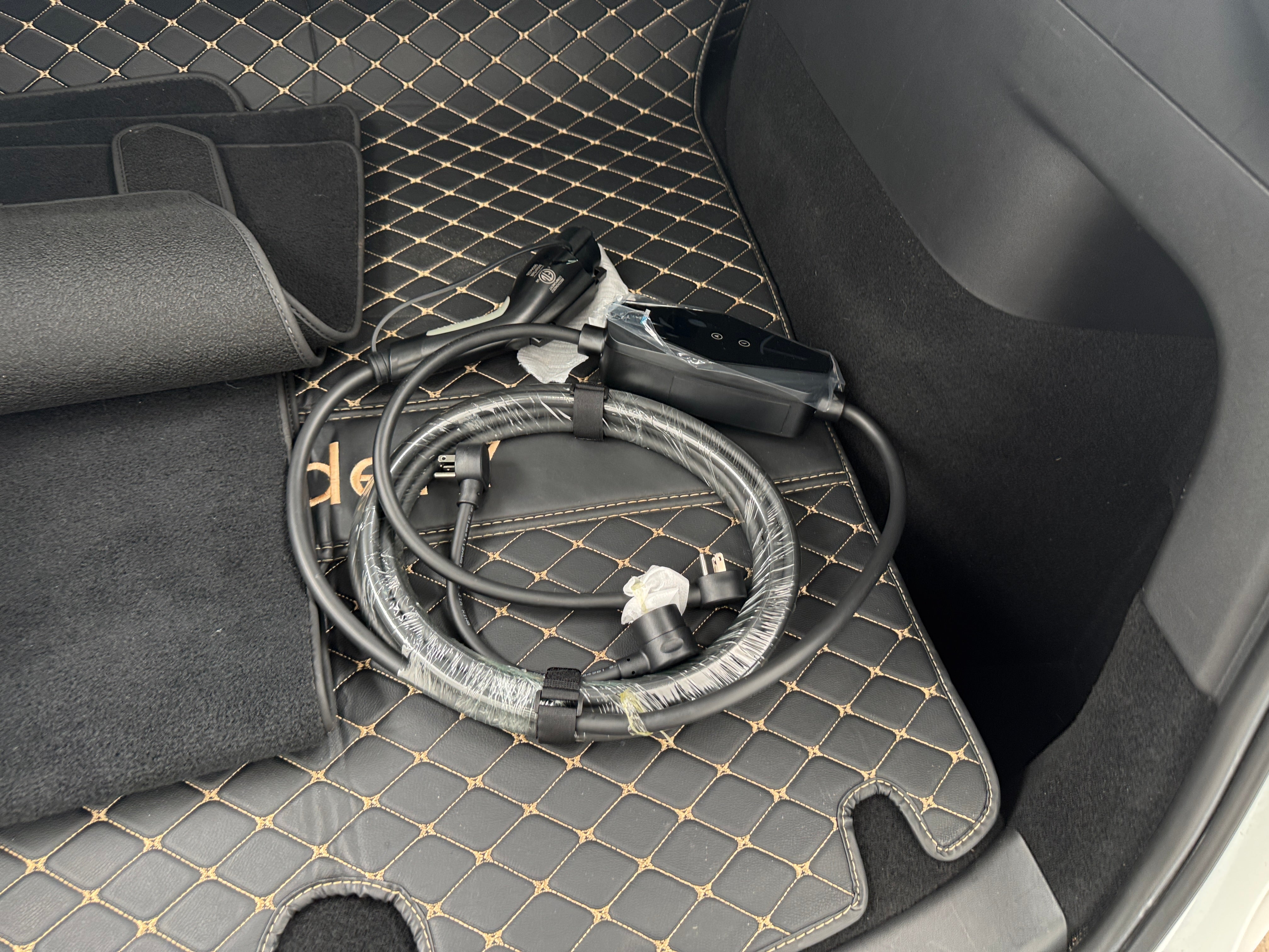 Used 2020 Tesla Model Y Long Range with VIN 5YJYGDEE9LF038181 for sale in Oak Creek, WI