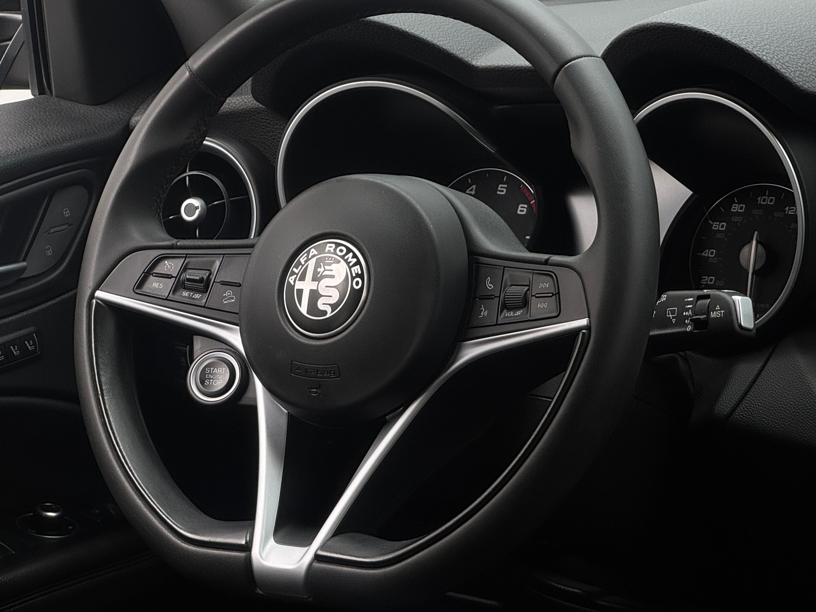 Thumbnail: 2019 Alfa Romeo Stelvio - 4