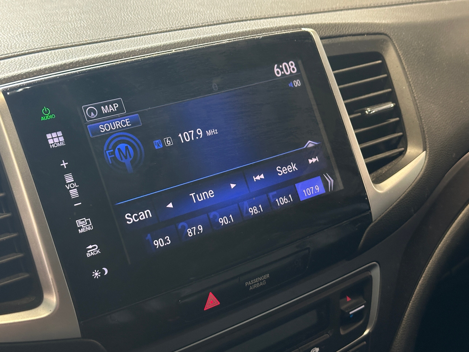 Thumbnail: 2016 Honda Pilot - 3