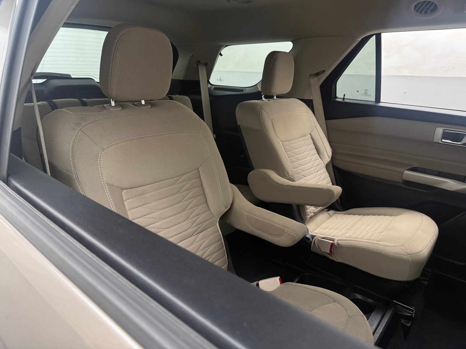 Thumbnail: 2021 Ford Explorer - 6