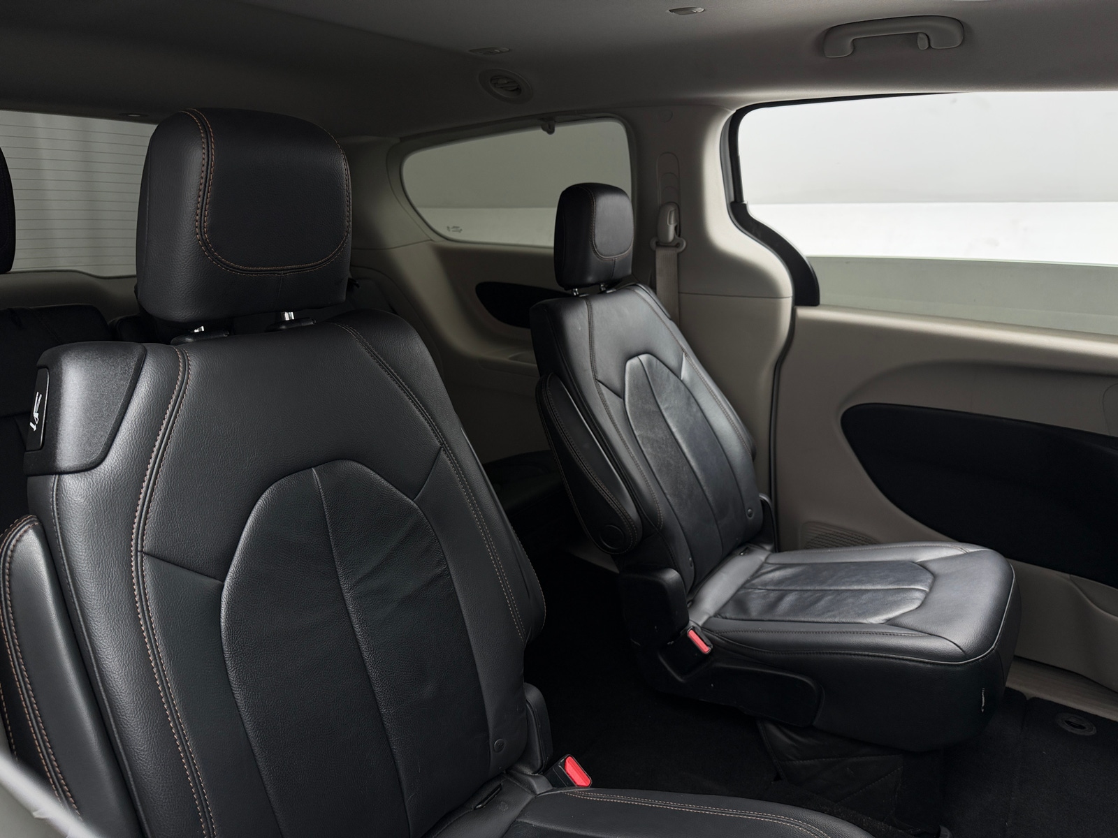 Thumbnail: 2017 Chrysler Pacifica - 5