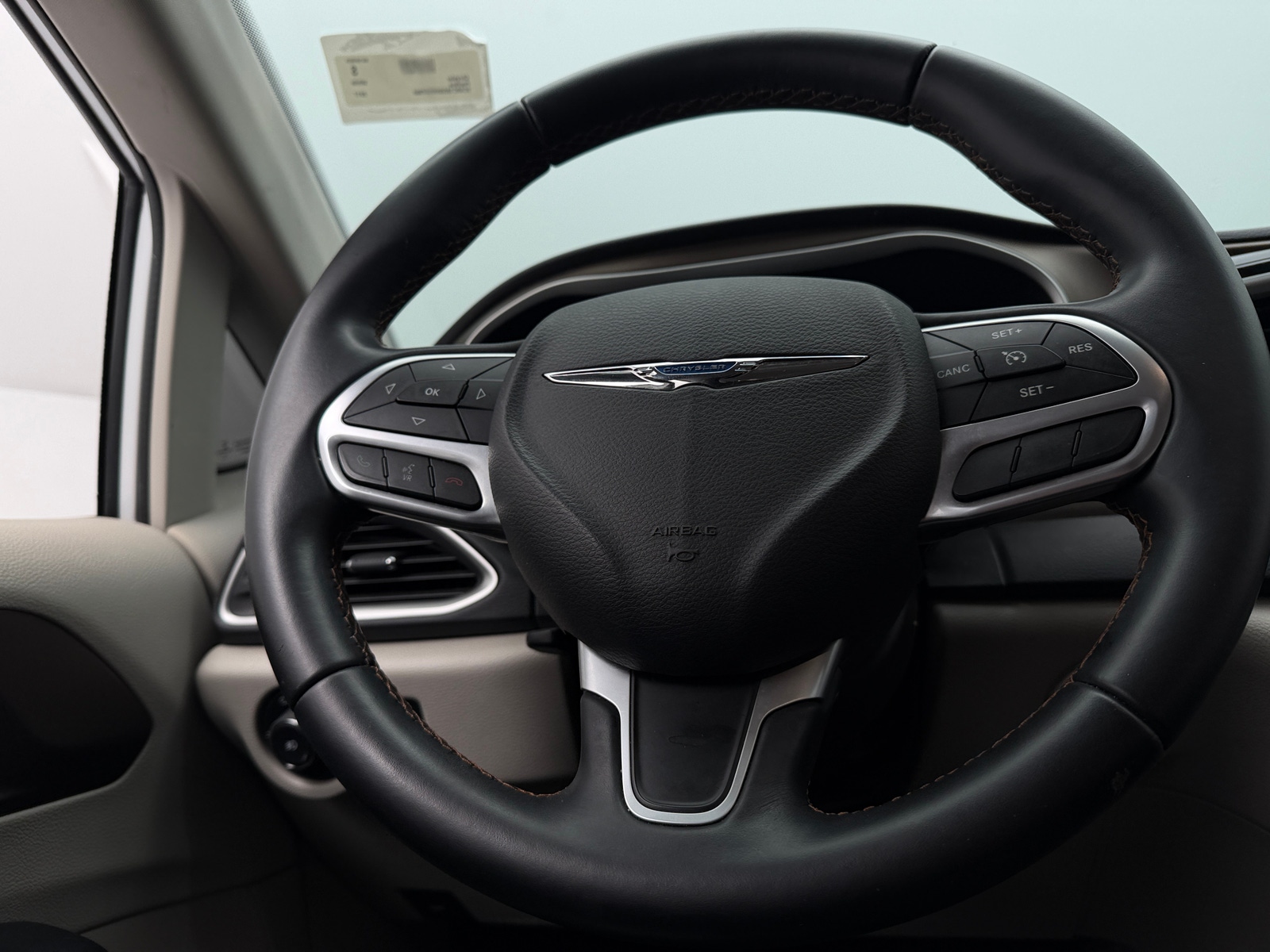 Thumbnail: 2017 Chrysler Pacifica - 4