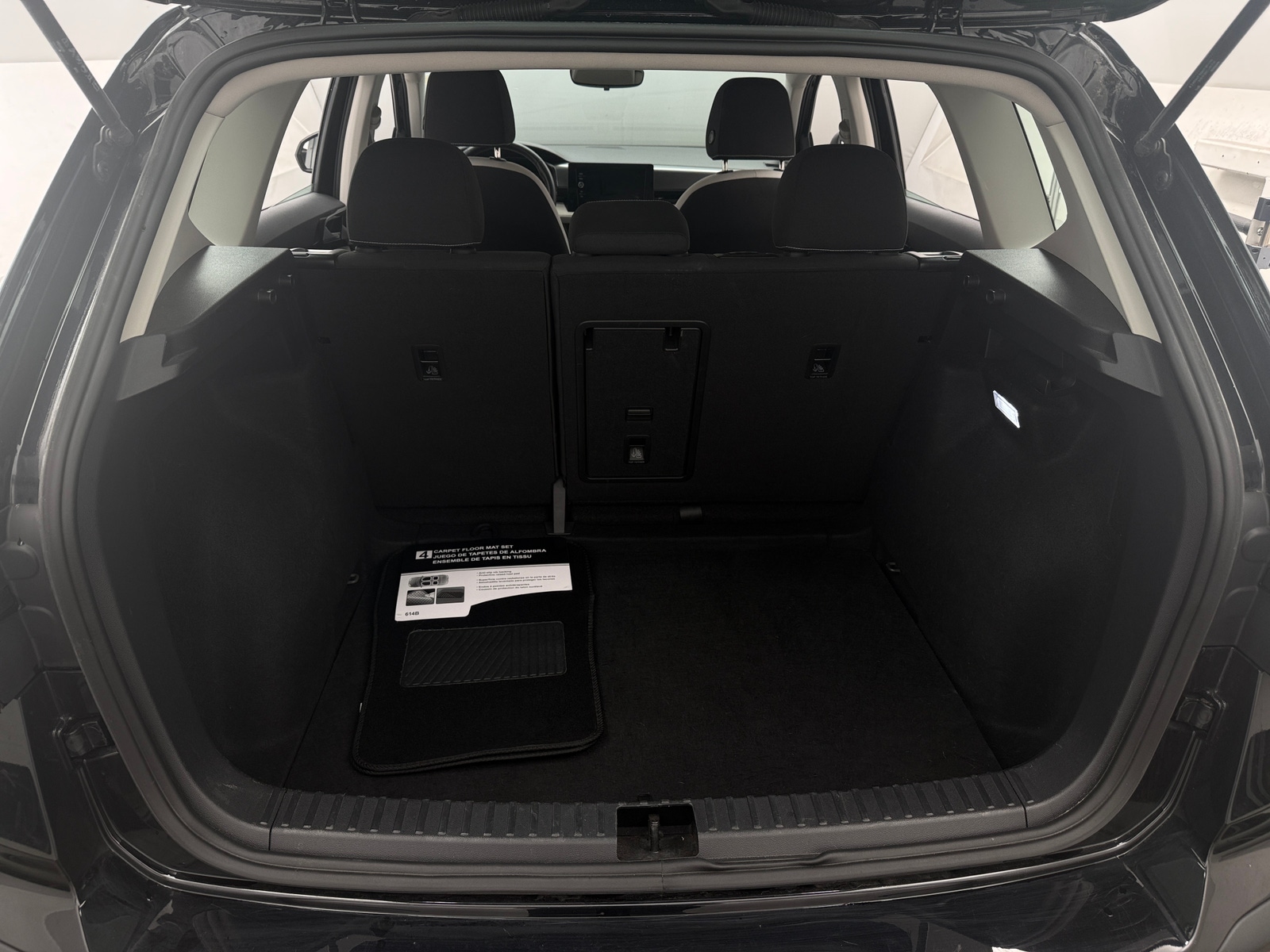 Thumbnail: 2025 Volkswagen Taos - 7