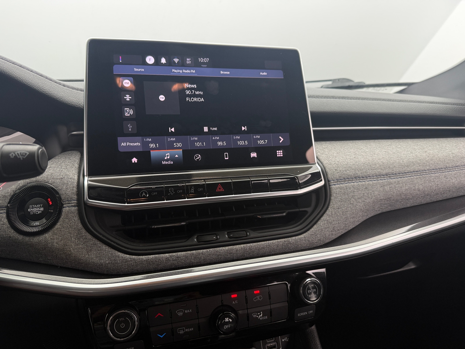 Thumbnail: 2024 Jeep Compass - 4
