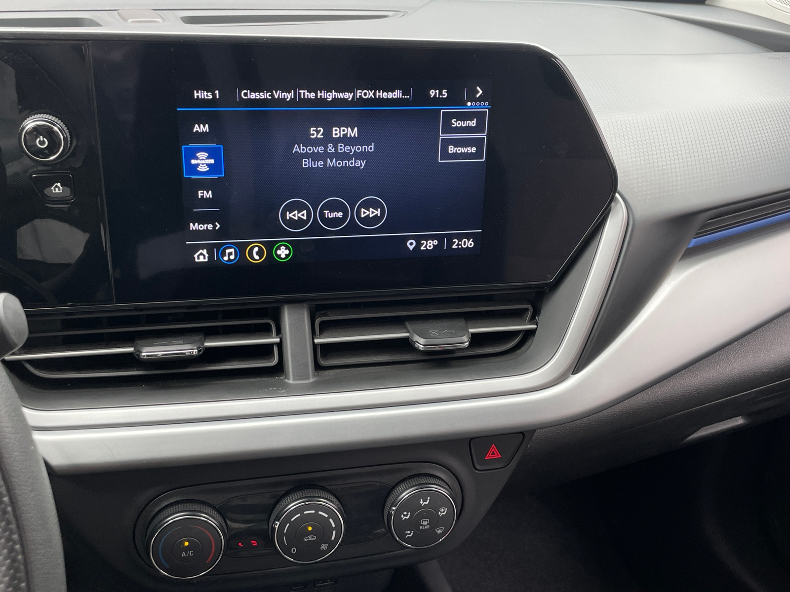 Thumbnail: 2025 Chevrolet Trax - 4