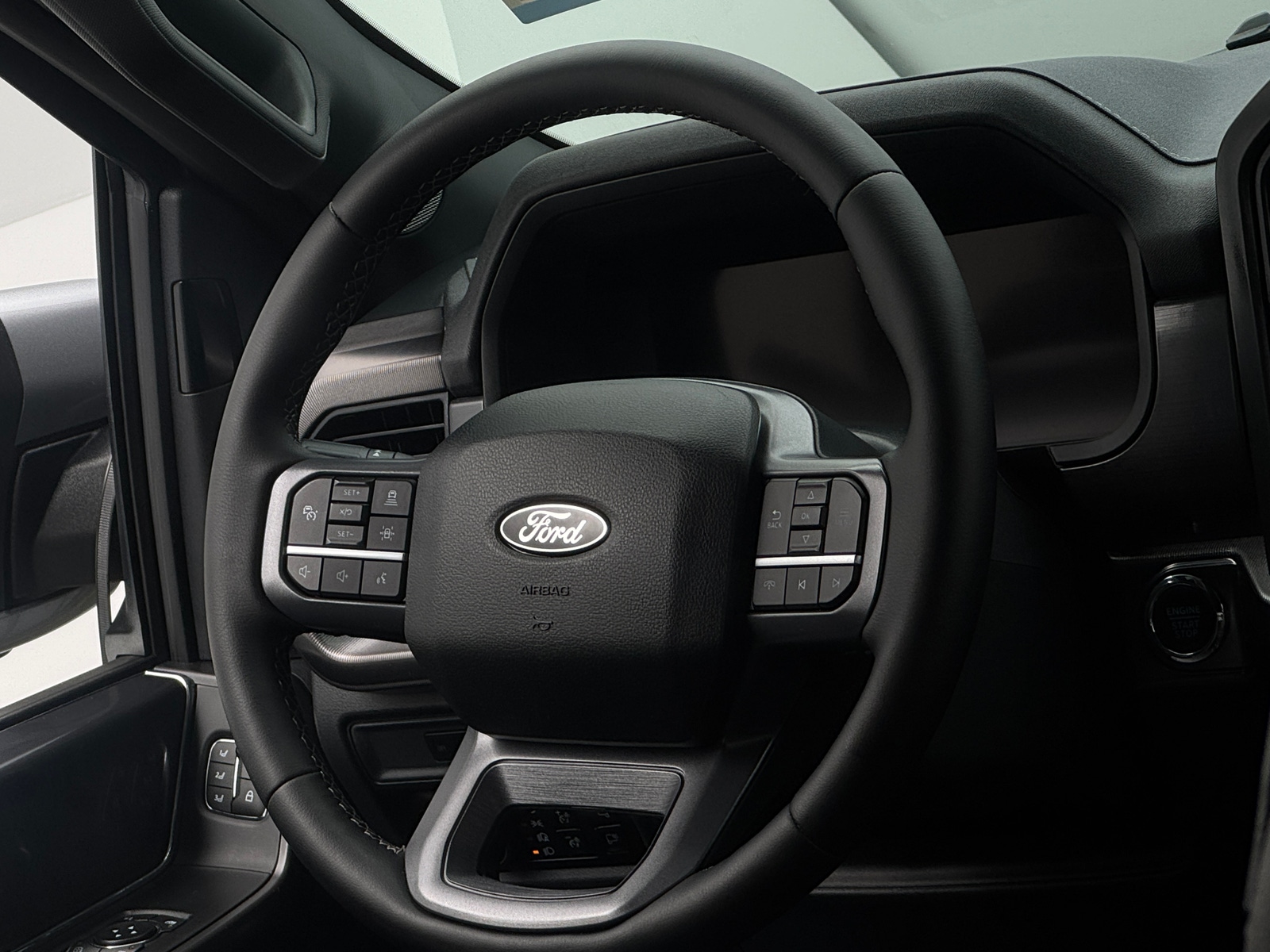Thumbnail: 2025 Ford Econoline - 4