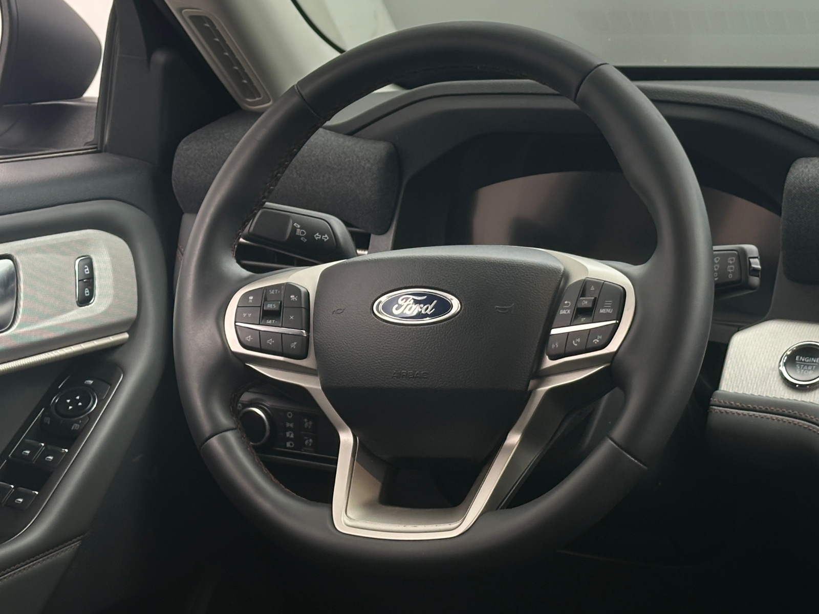 Thumbnail: 2025 Ford Explorer - 5