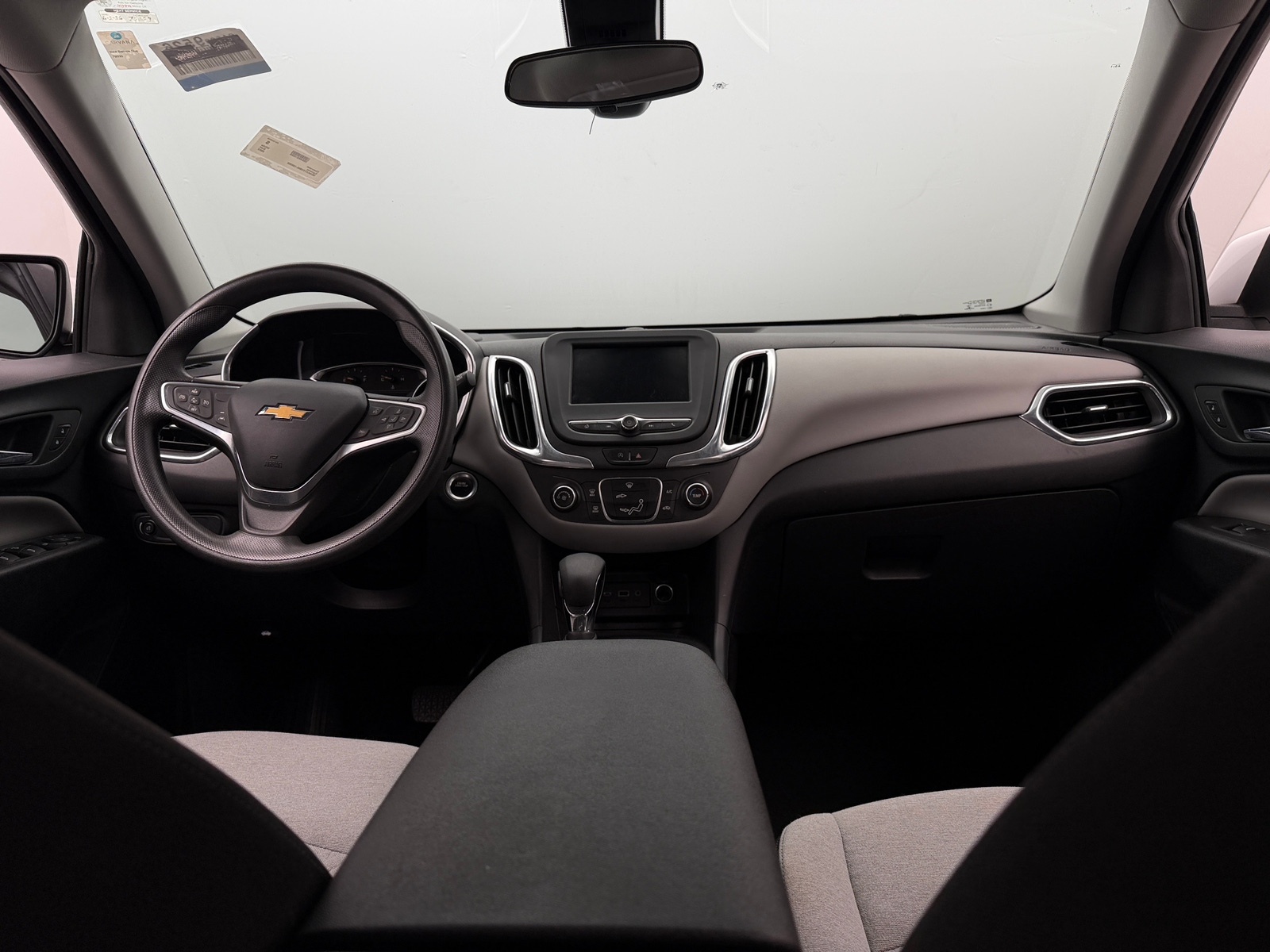 Thumbnail: 2022 Chevrolet Equinox - 3