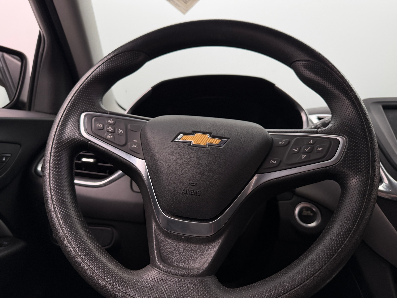 Thumbnail: 2022 Chevrolet Equinox - 5