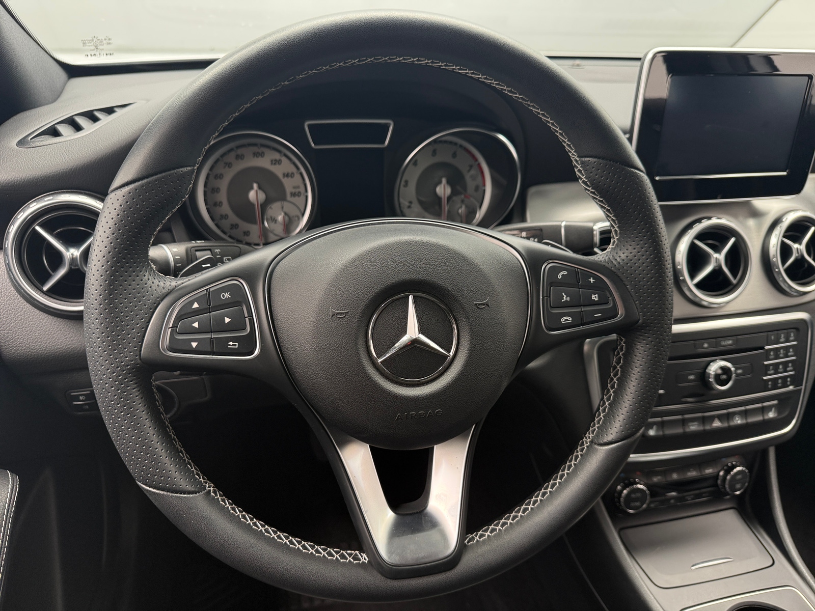 Thumbnail: 2017 Mercedes-Benz GLA - 4