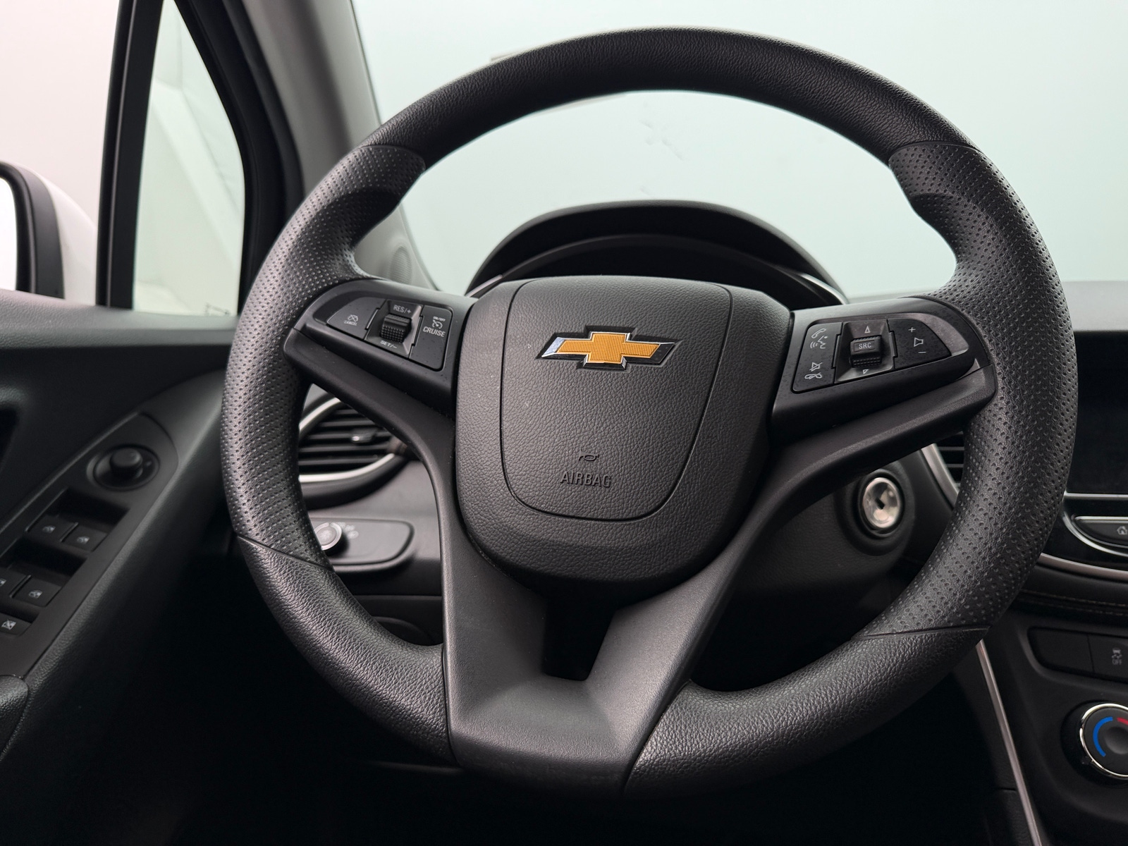 Thumbnail: 2021 Chevrolet Trax - 5