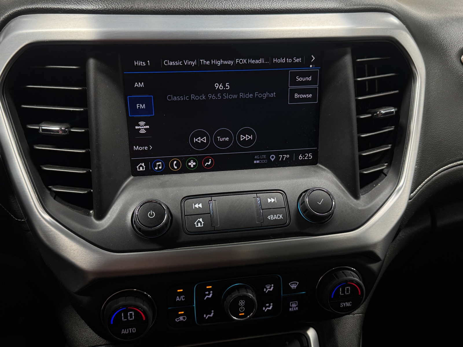 Thumbnail: 2023 GMC Acadia - 4