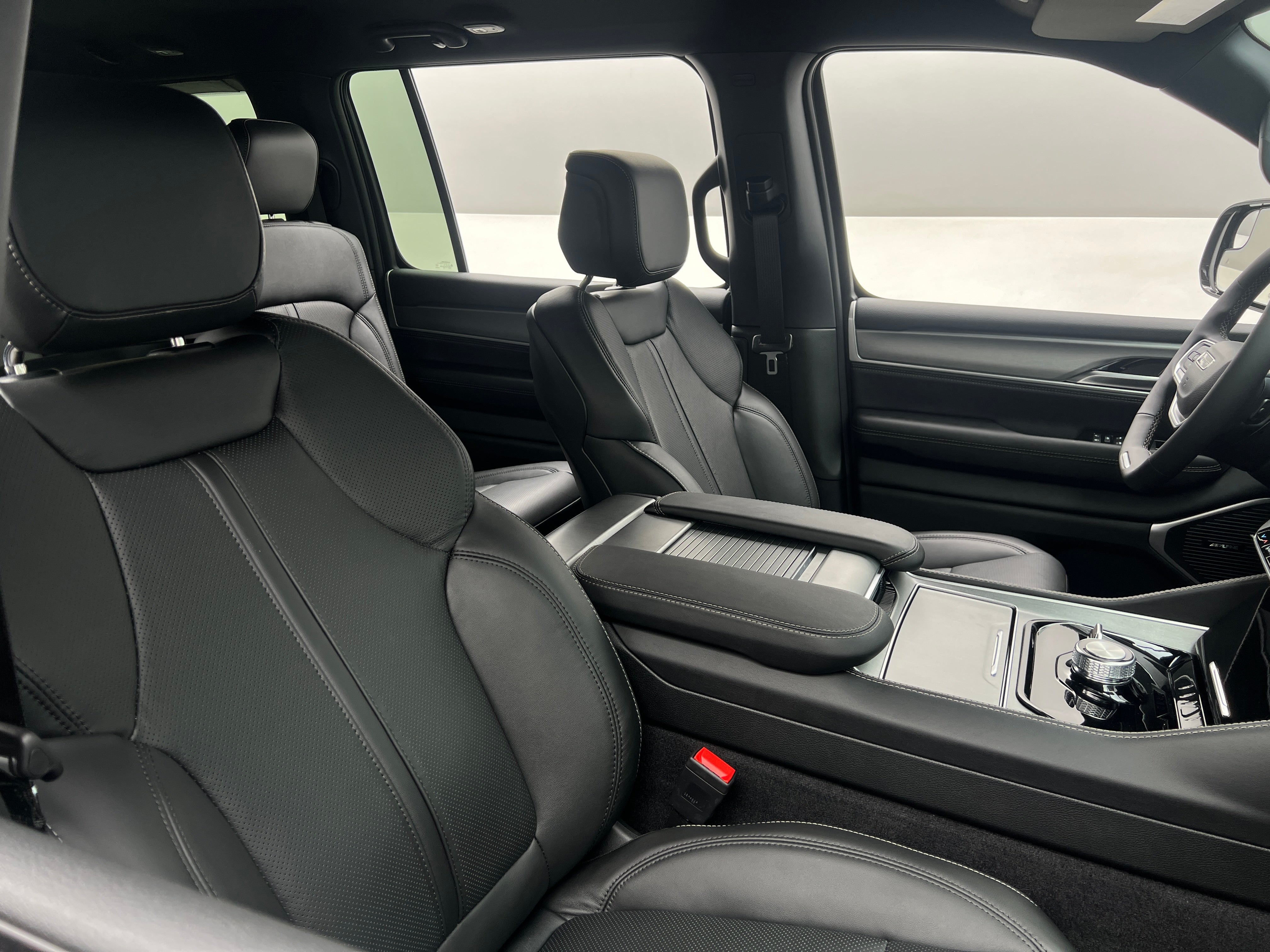 2026 Jeep Grand Wagoneer L Grand Wagoneer 4WD's photo
