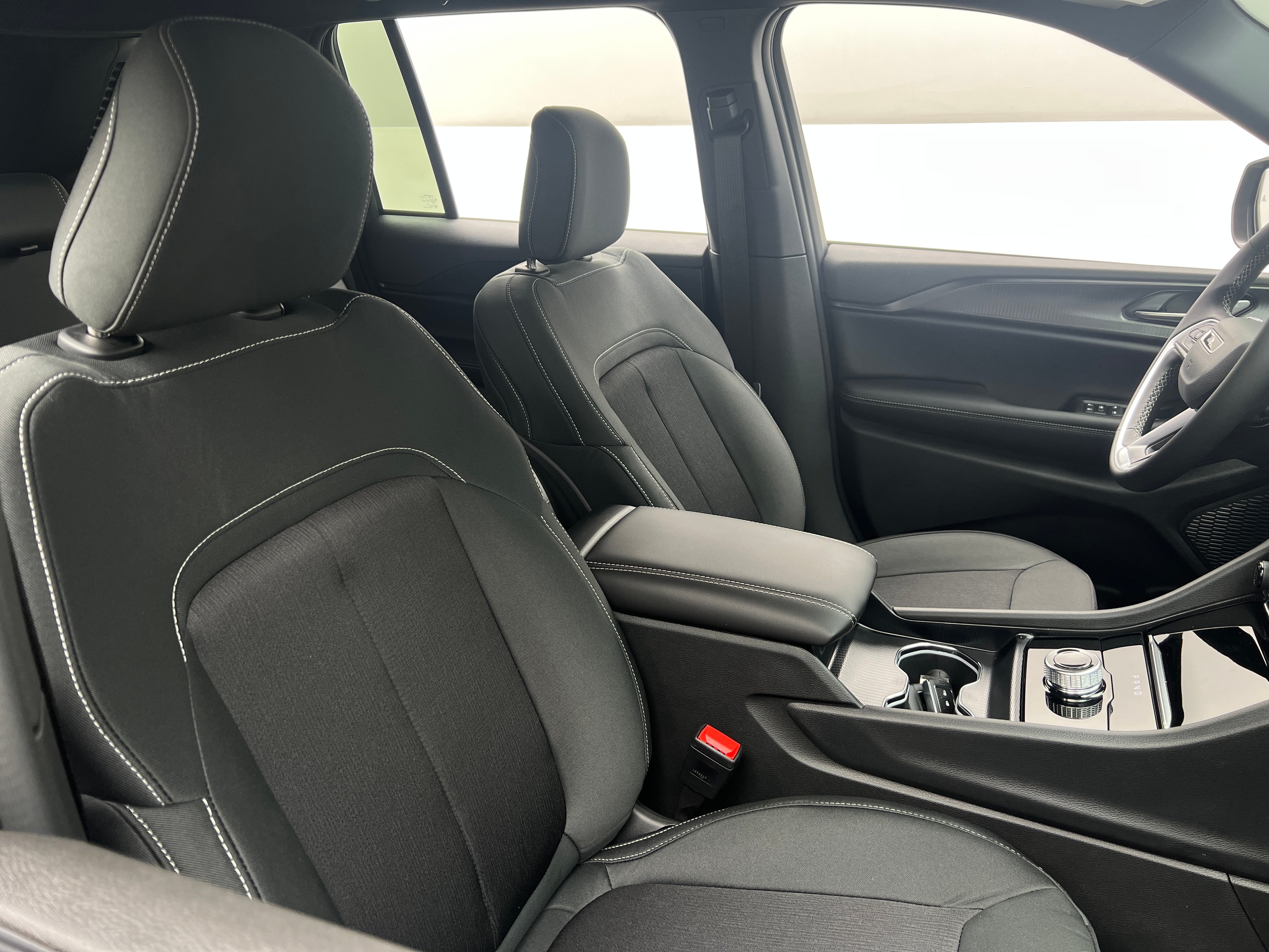 2026 Jeep Grand Cherokee Laredo's photo