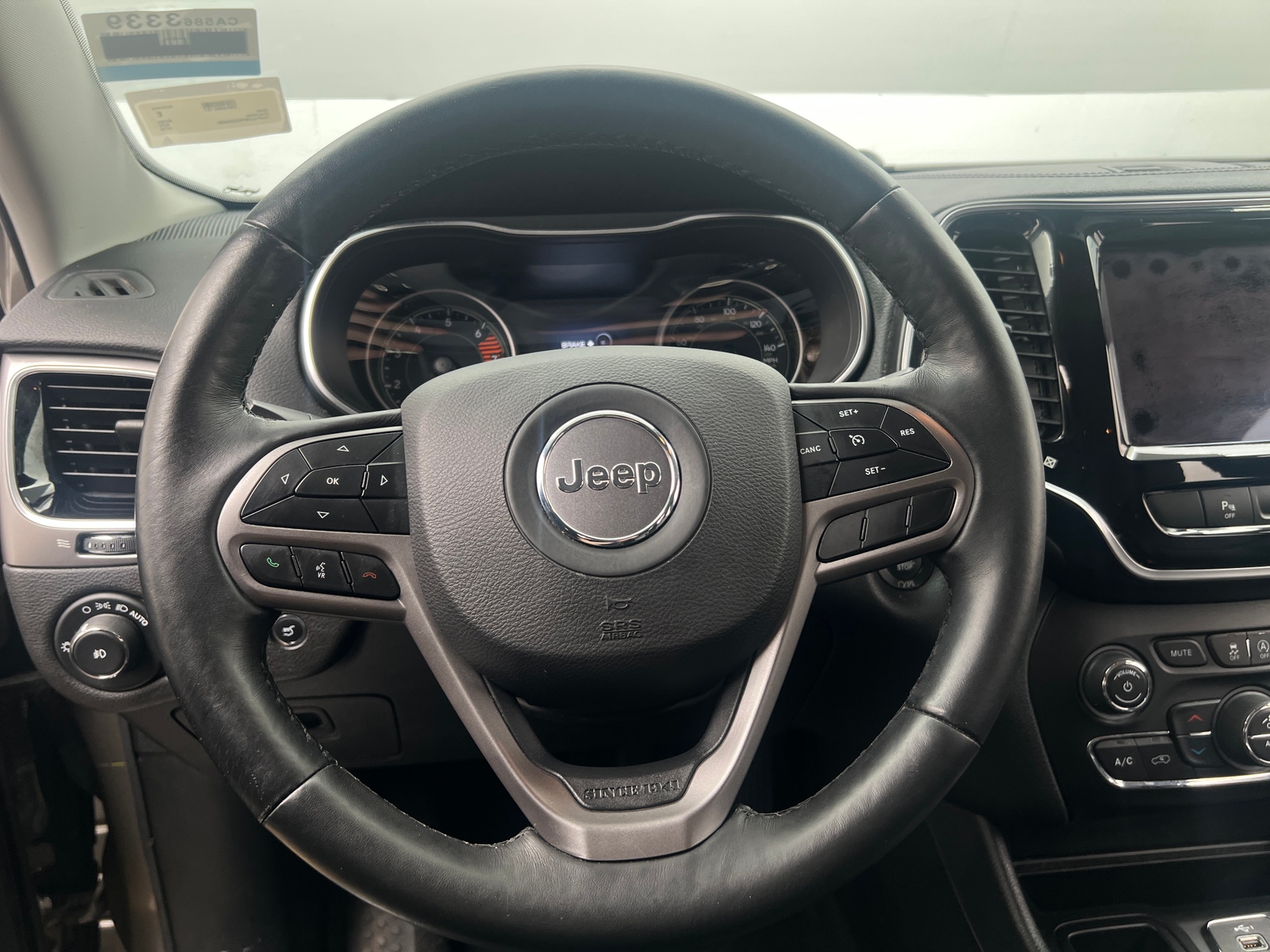 Thumbnail: 2019 Jeep Cherokee - 4