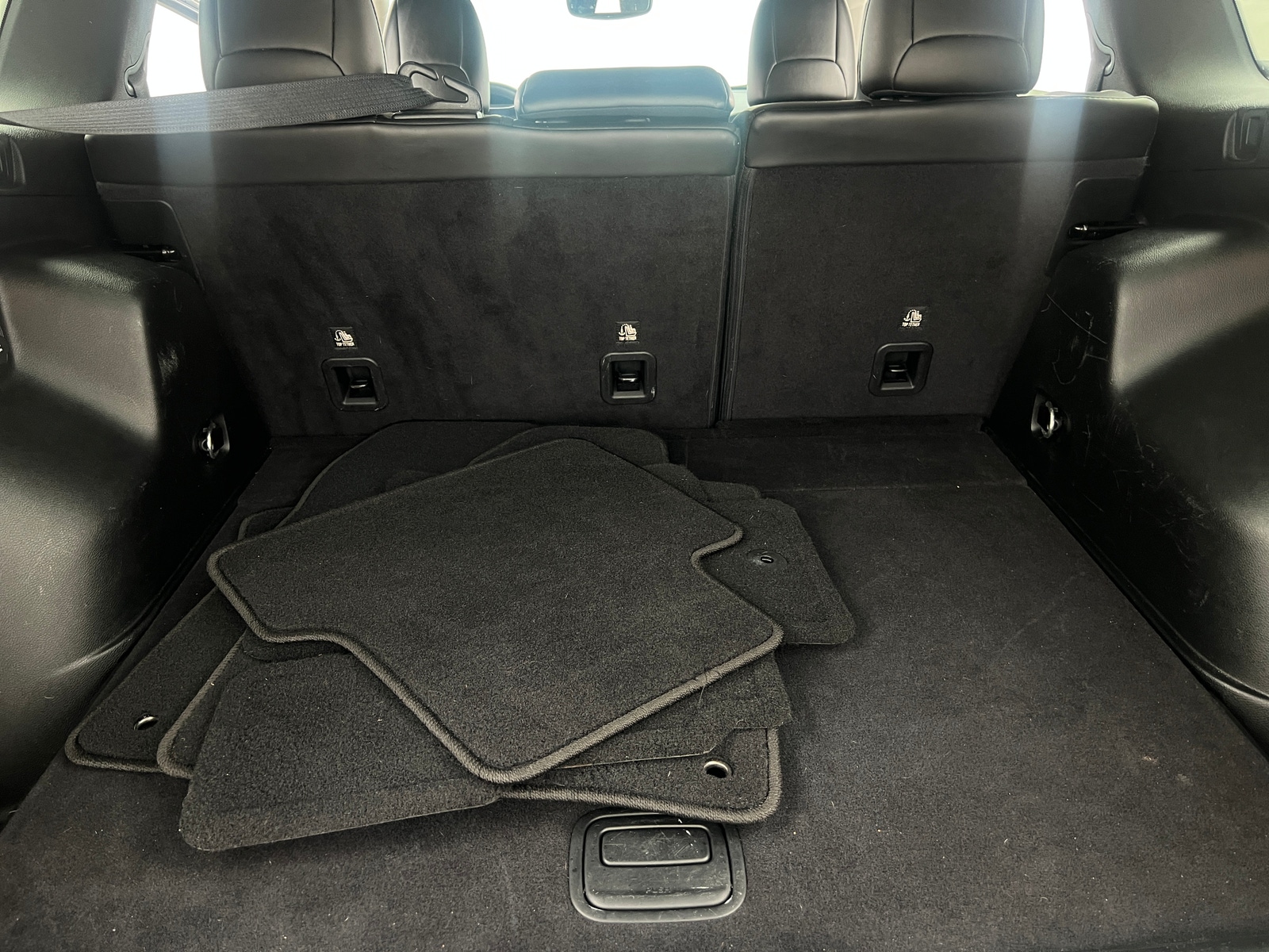 Thumbnail: 2019 Jeep Cherokee - 6