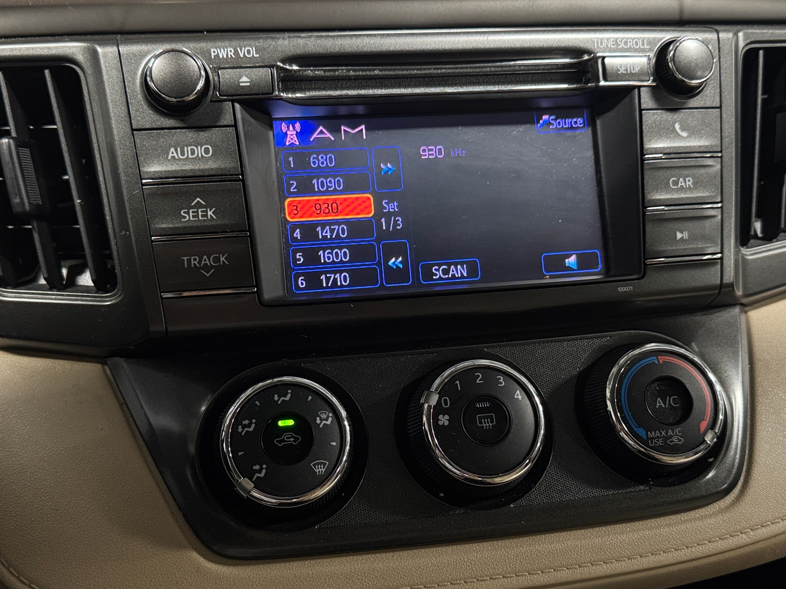 Thumbnail: 2013 Toyota RAV4 - 4