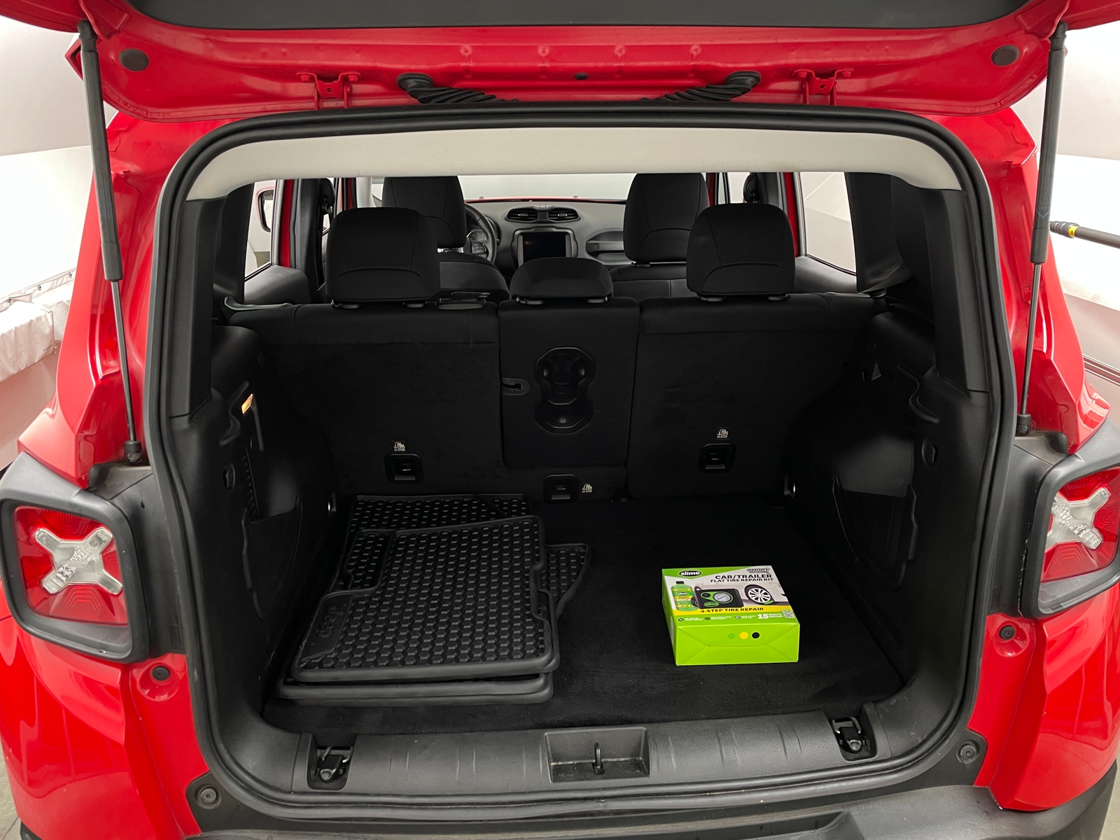 Thumbnail: 2022 Jeep Renegade - 7