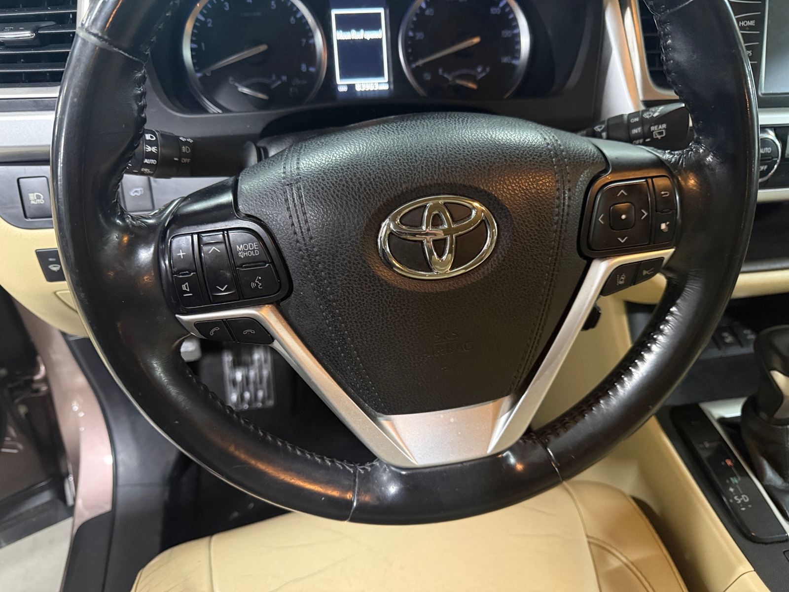 Thumbnail: 2017 Toyota Highlander - 4