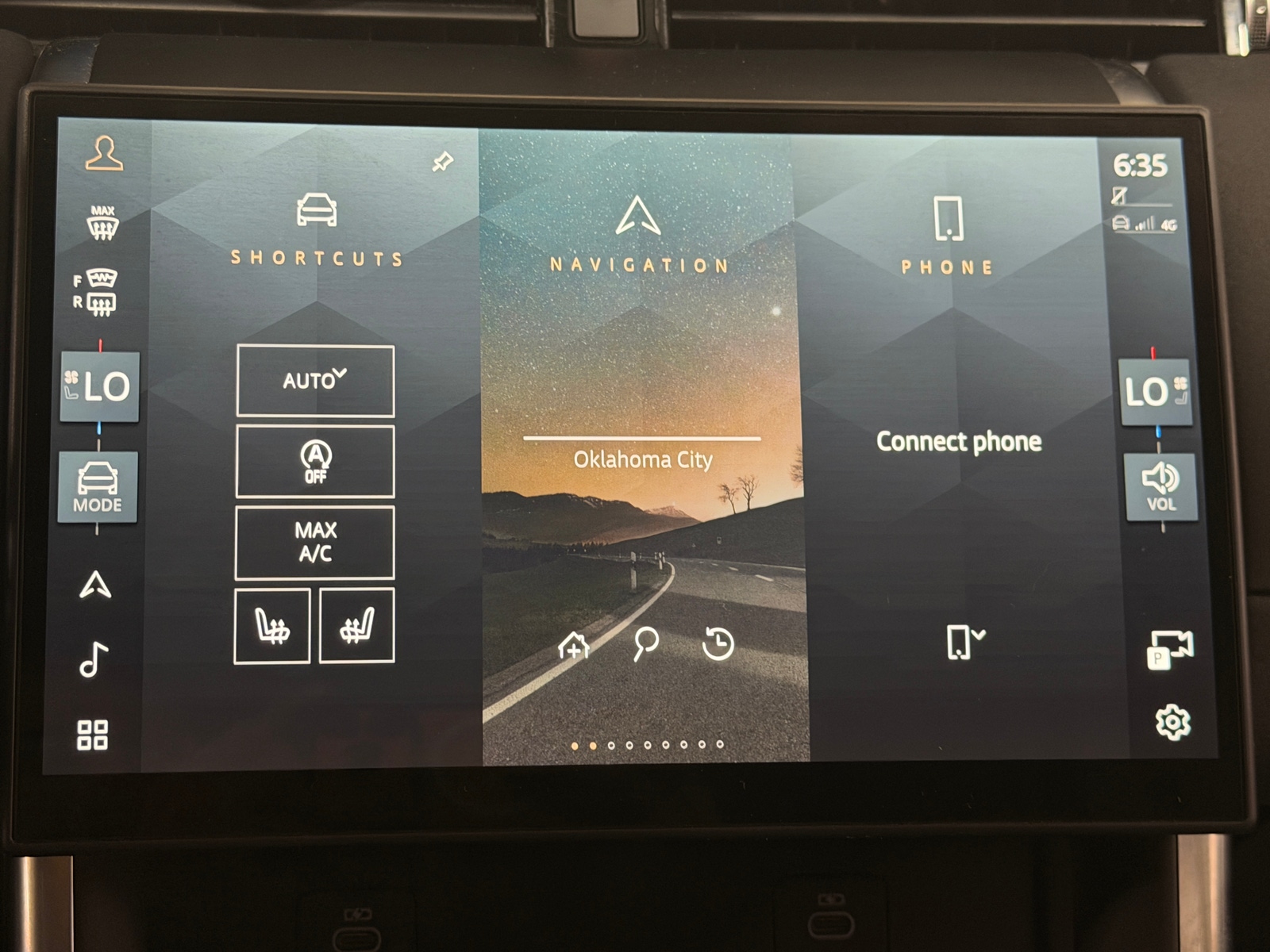 Thumbnail: 2025 Land Rover Discovery Sport - 3
