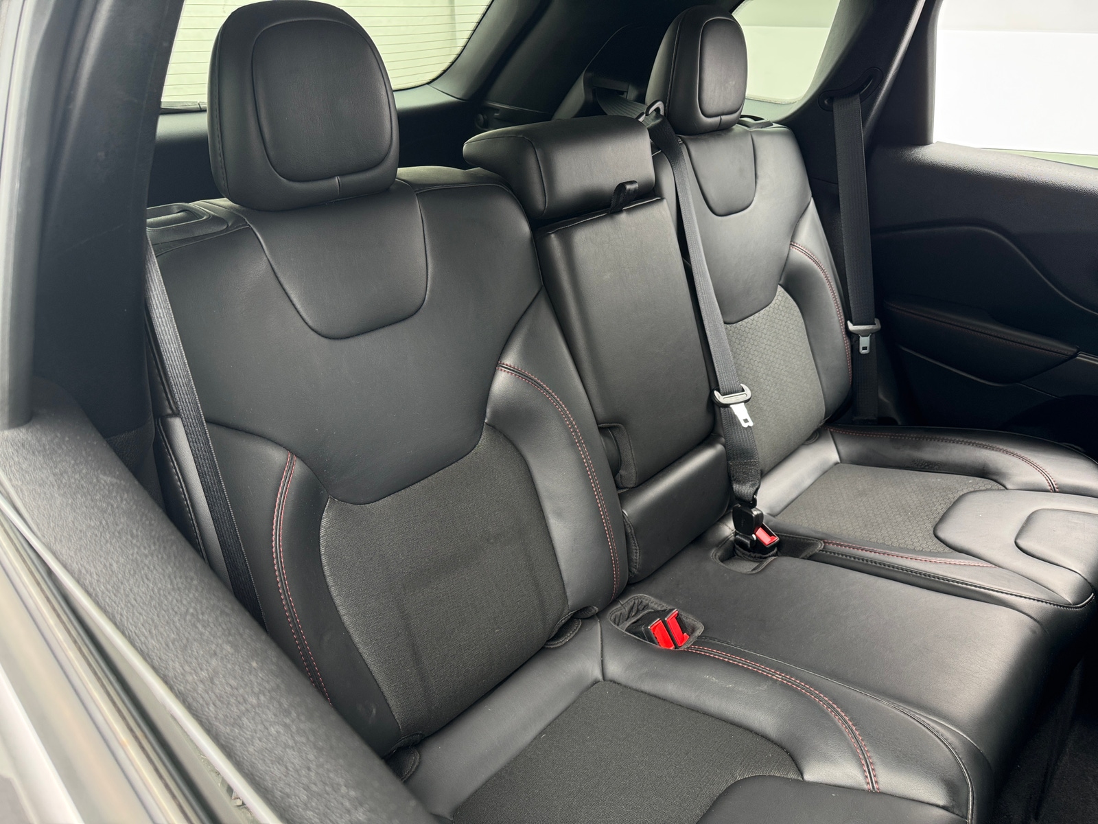 Thumbnail: 2020 Jeep Cherokee - 6