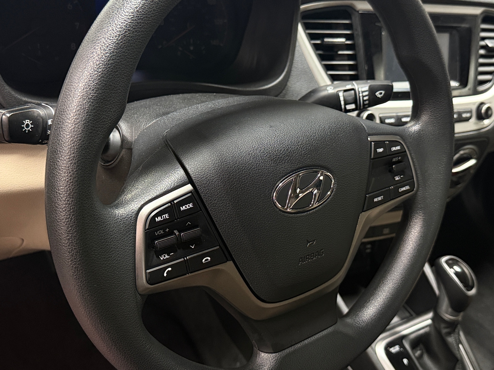 Thumbnail: 2022 Hyundai Accent - 5