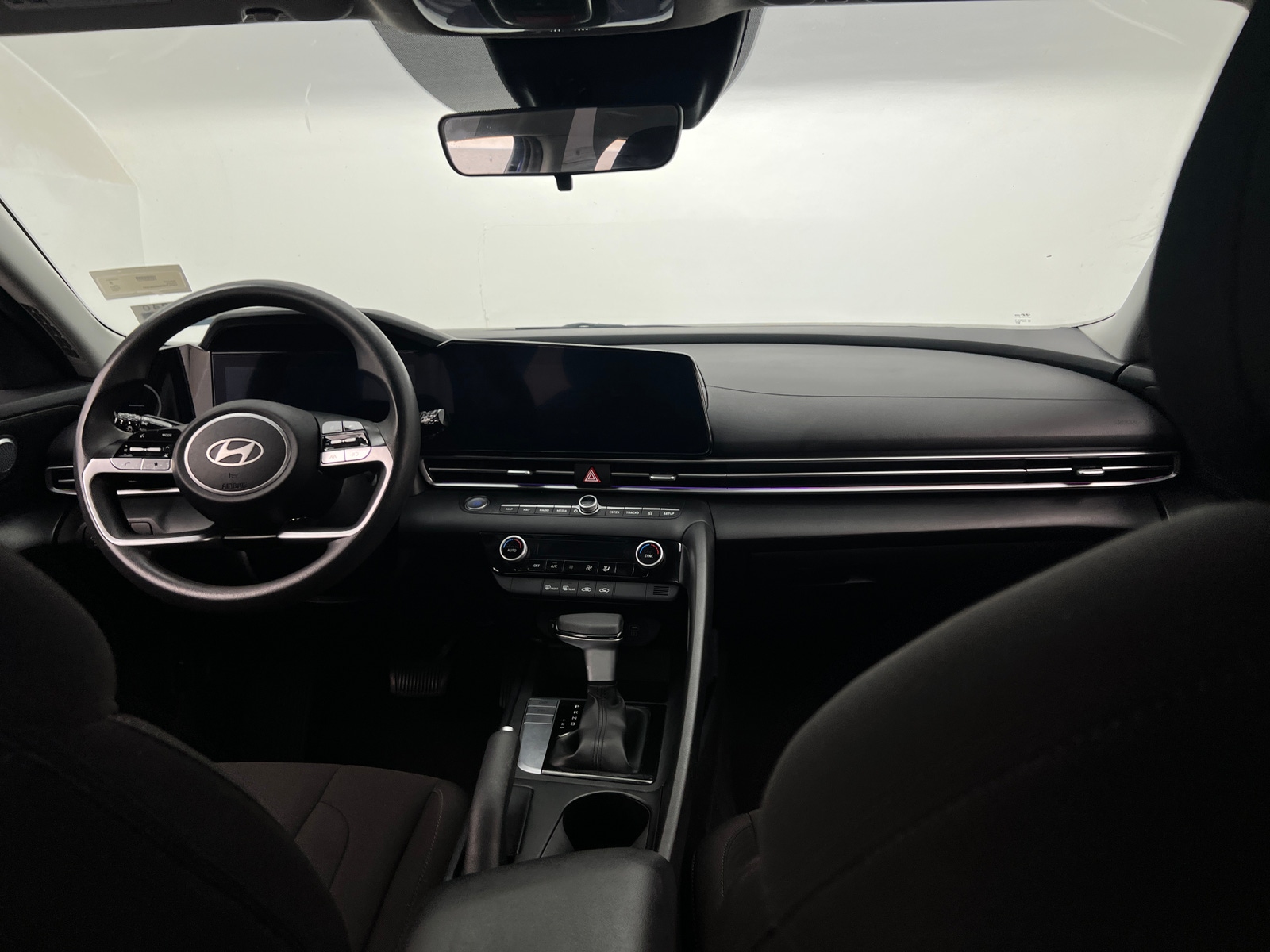 Thumbnail: 2024 Hyundai Elantra - 3