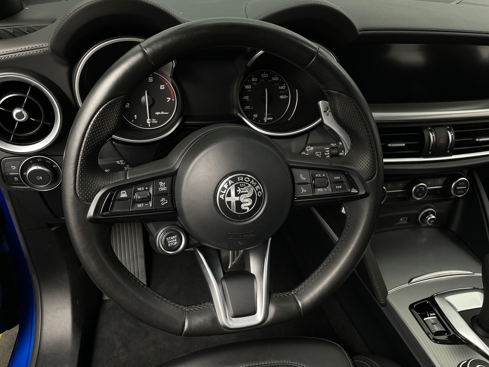 Thumbnail: 2023 Alfa Romeo Stelvio - 4