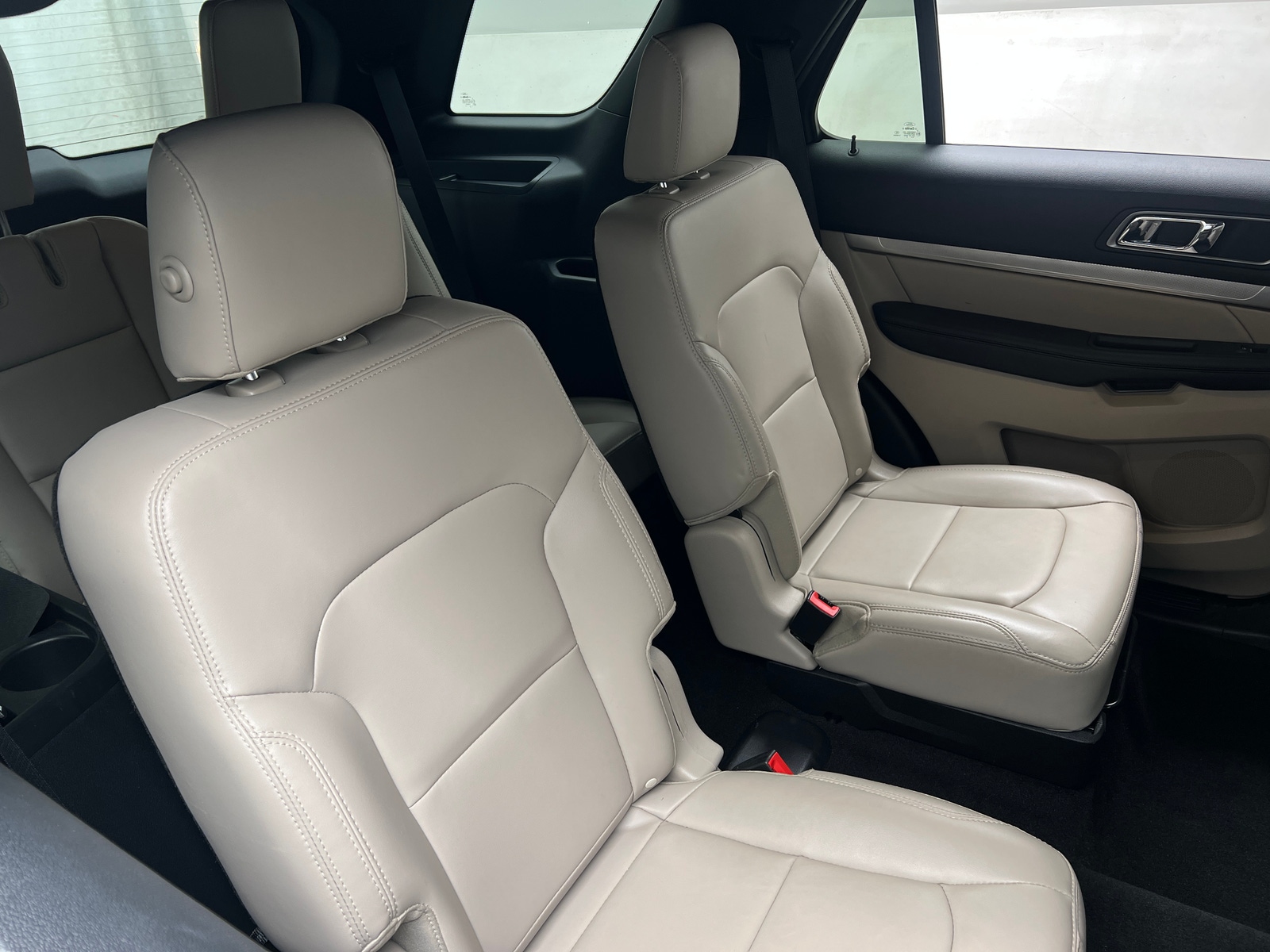 Thumbnail: 2019 Ford Explorer - 5