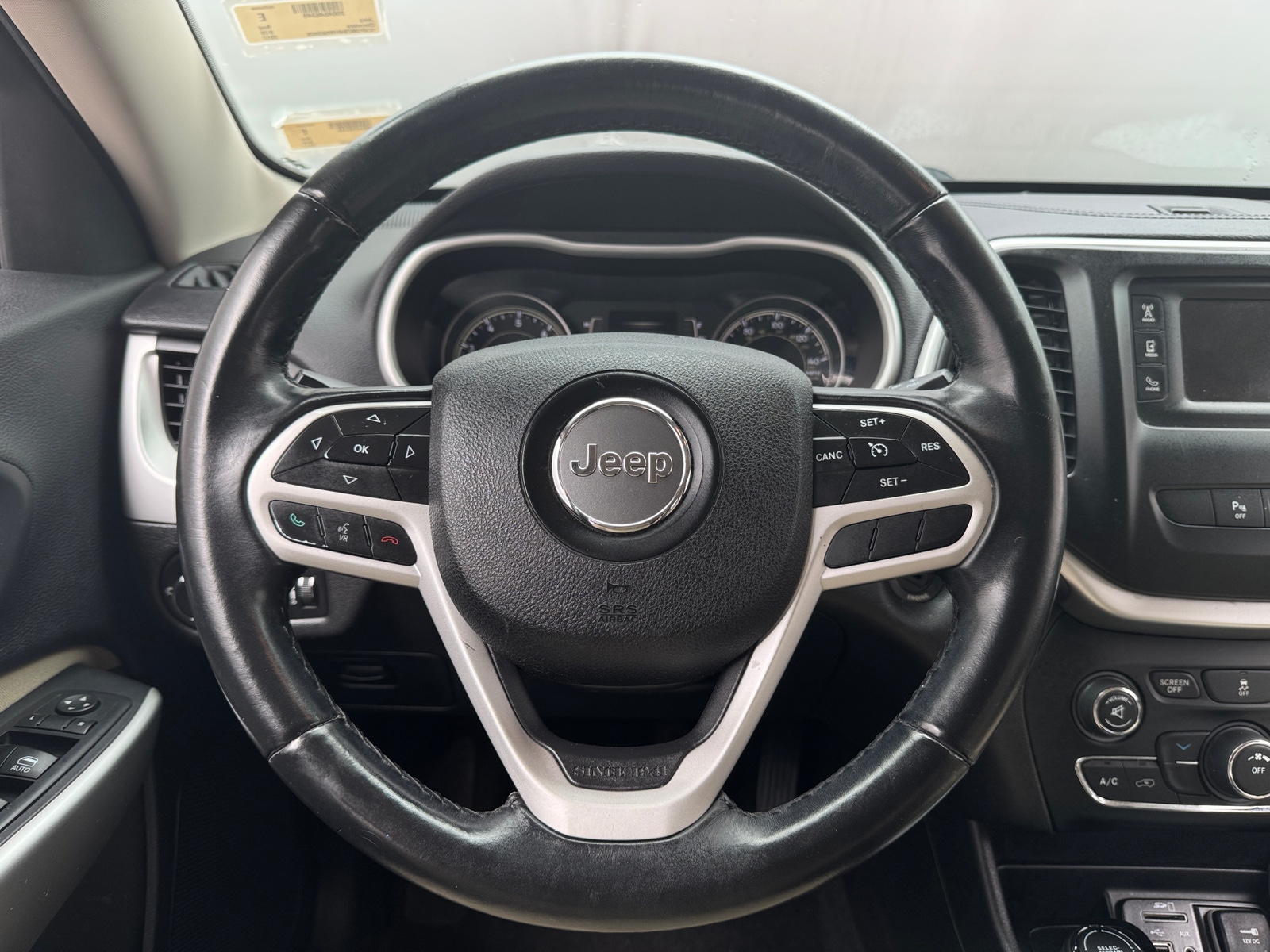 Thumbnail: 2017 Jeep Cherokee - 5