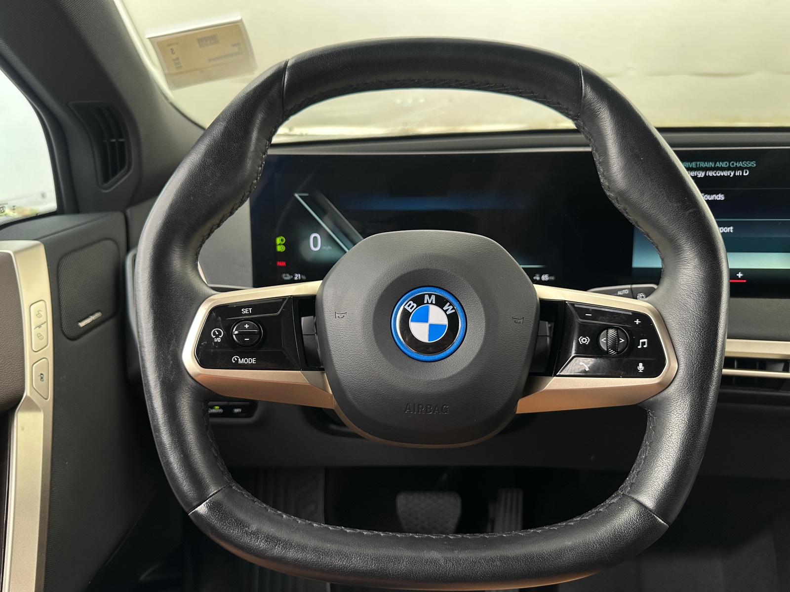 Thumbnail: 2023 BMW iX - 5