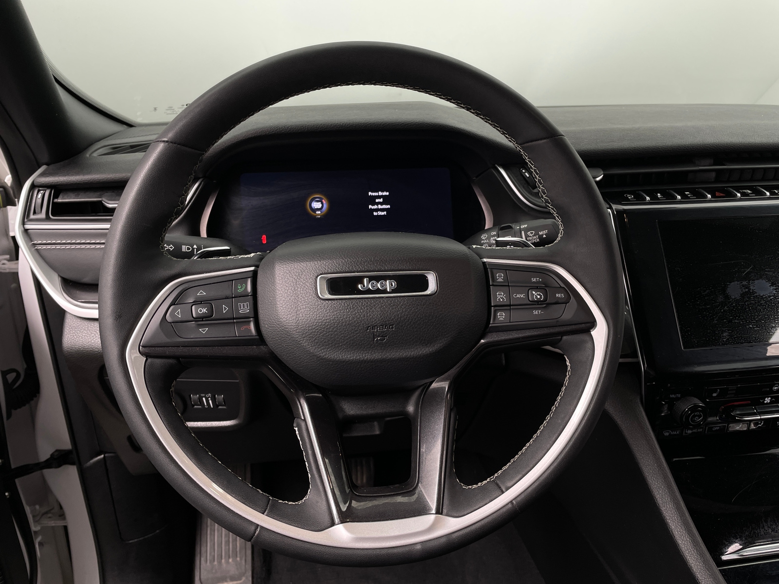 Thumbnail: 2023 Jeep Grand Cherokee - 4