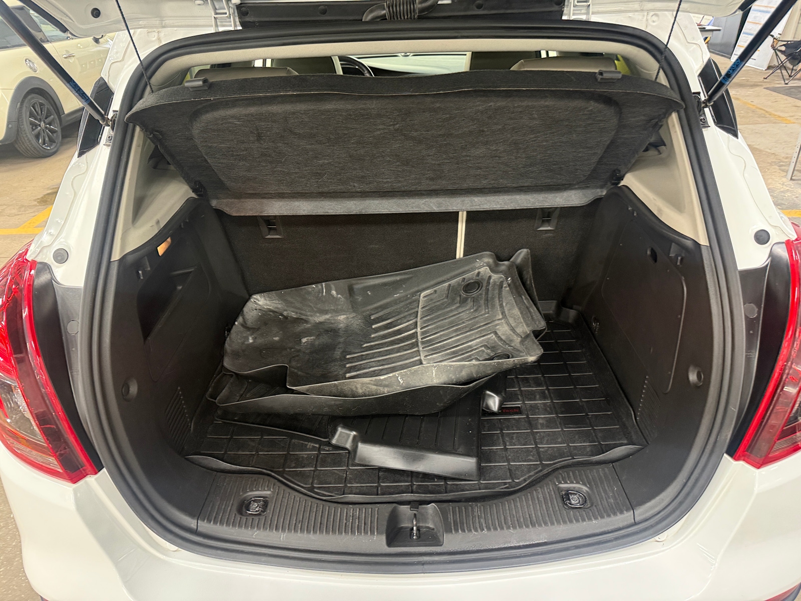 Thumbnail: 2019 Buick Encore - 6
