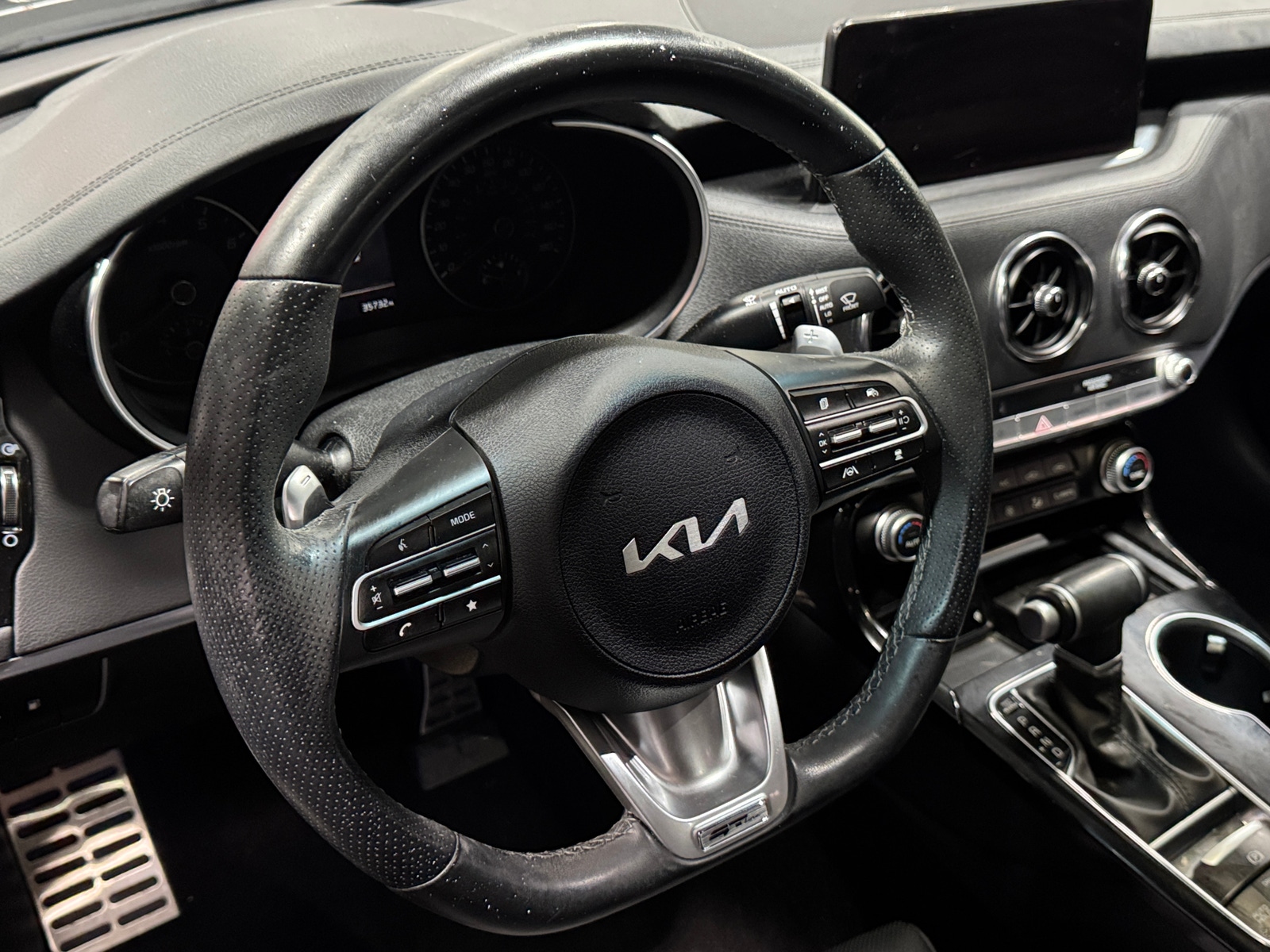 Thumbnail: 2023 Kia Stinger - 4