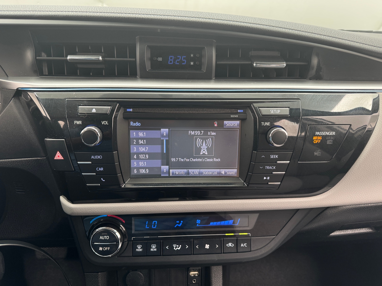 Thumbnail: 2014 Toyota Corolla - 4