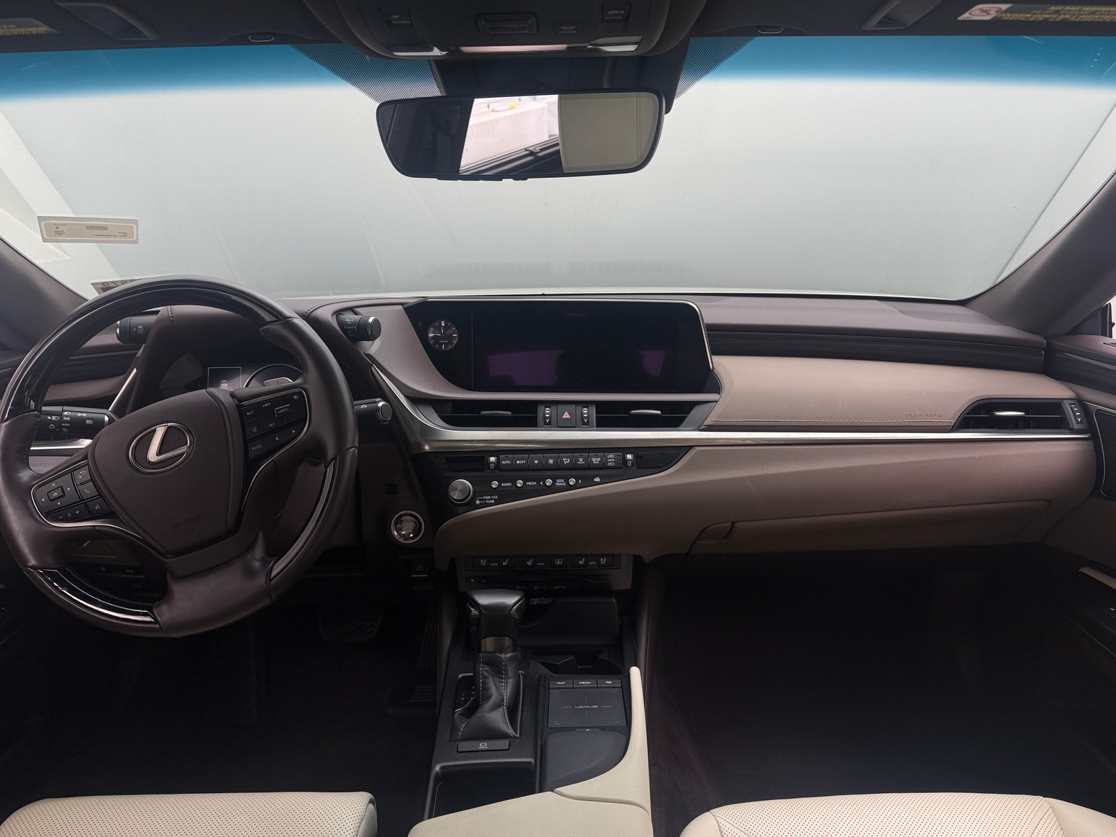 Thumbnail: 2021 Lexus ES - 2