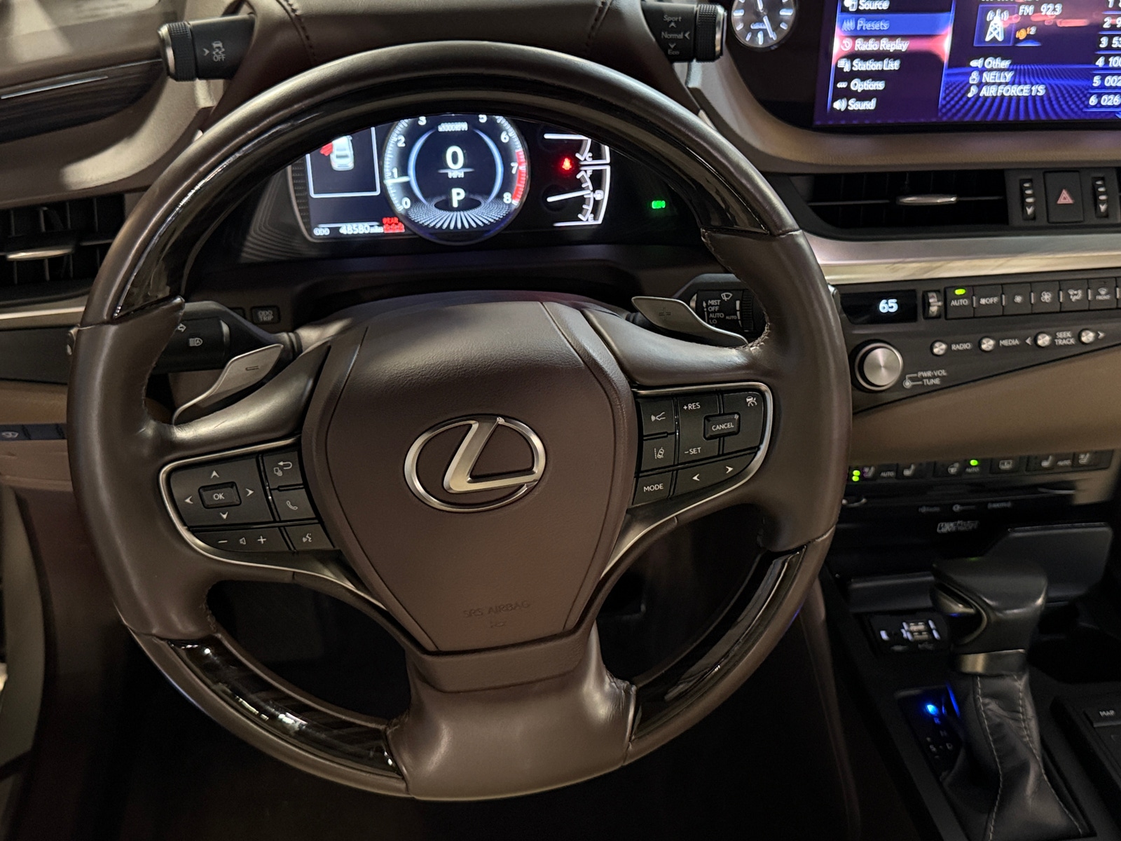 Thumbnail: 2021 Lexus ES - 4