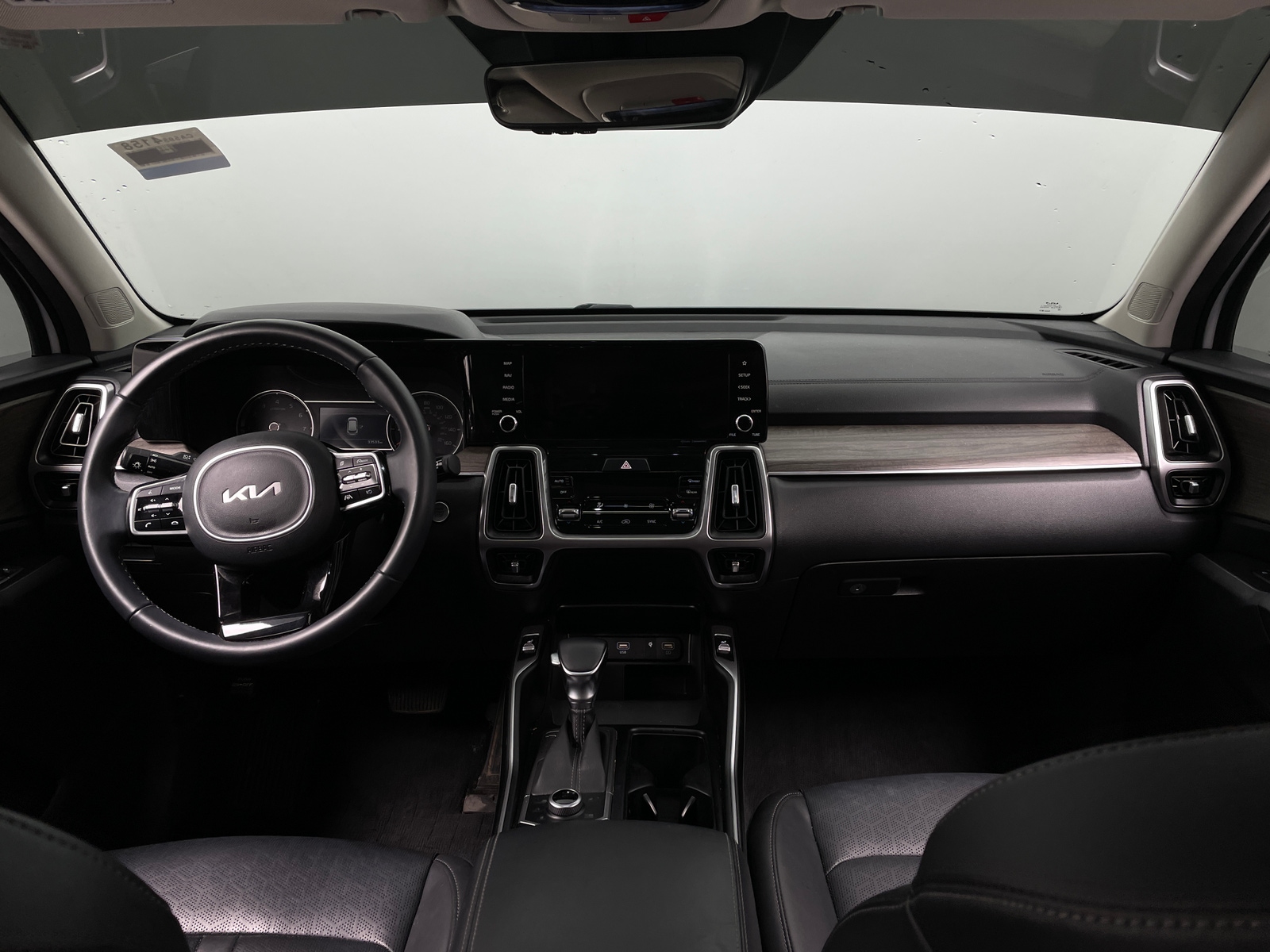 Thumbnail: 2023 Kia Sorento - 2